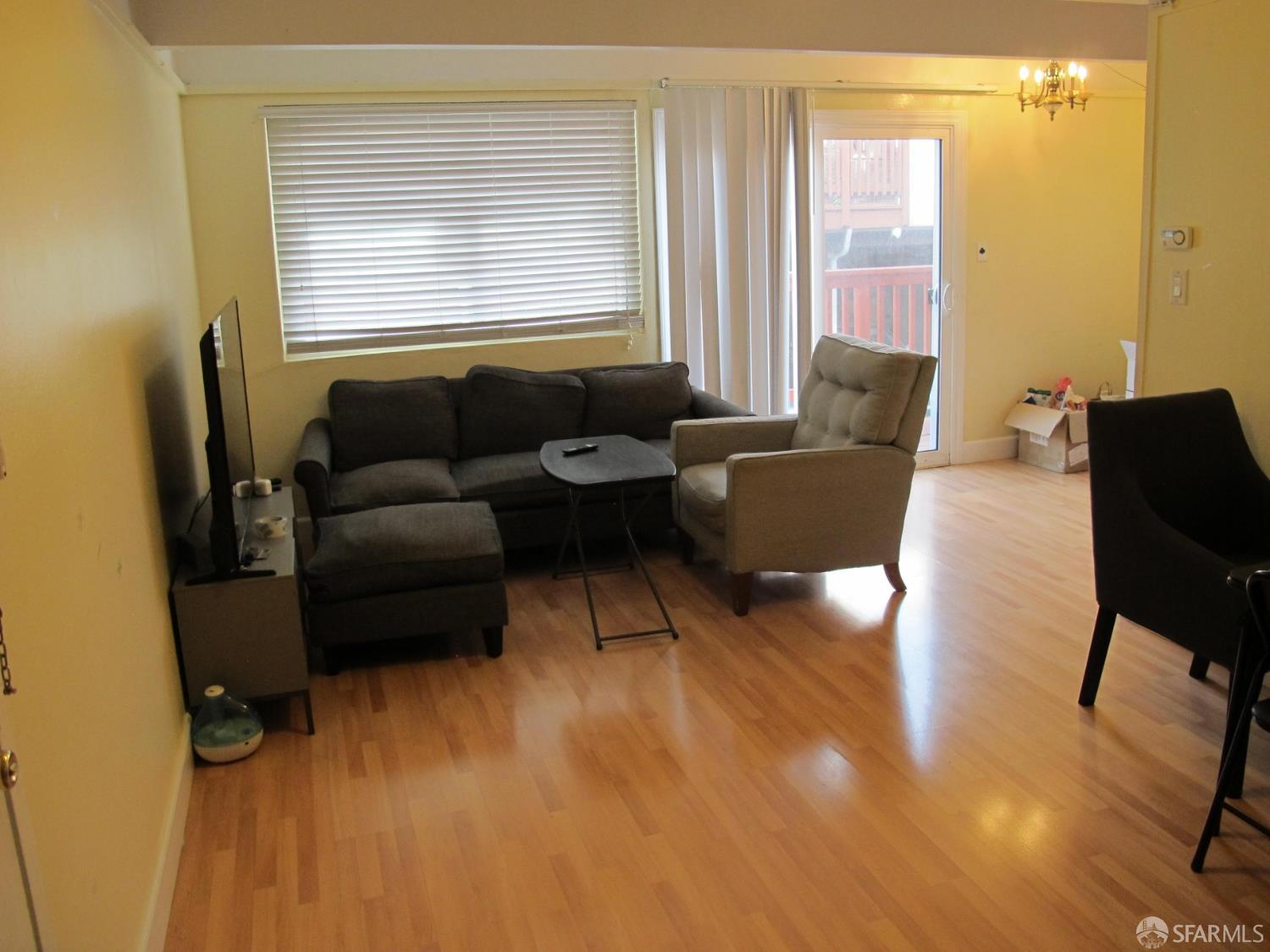 Detail Gallery Image 4 of 22 For 585 Villa St #8,  Daly City,  CA 94014 - 2 Beds | 1/1 Baths