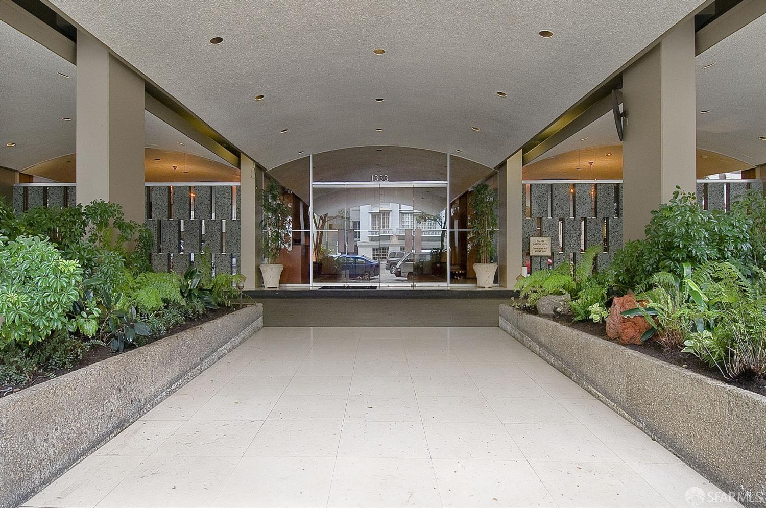 Photo #8: 426102885 Listing: Photo #8