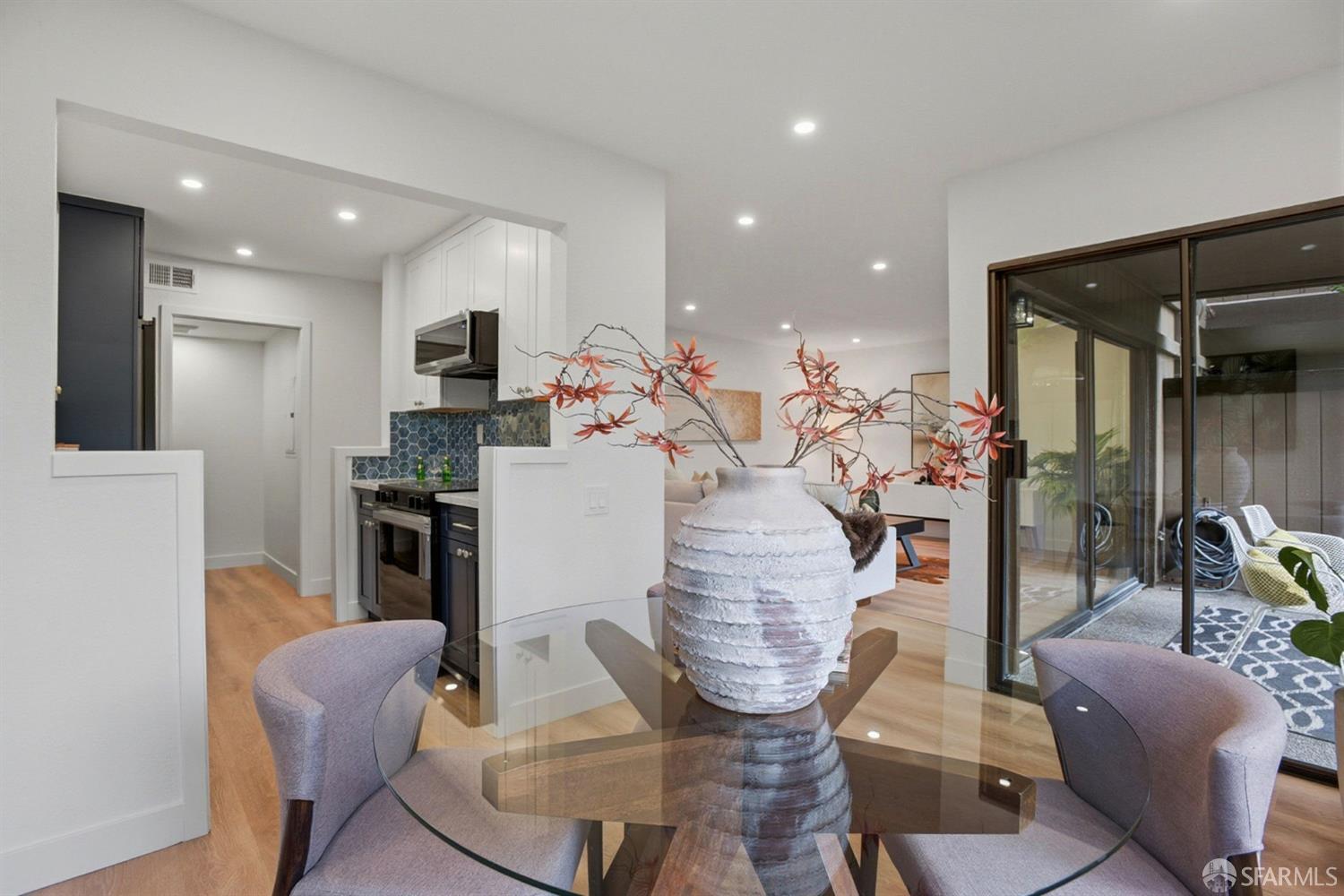 Detail Gallery Image 15 of 44 For 3355 Brittan Ave #4,  San Carlos,  CA 94070 - 2 Beds | 2 Baths