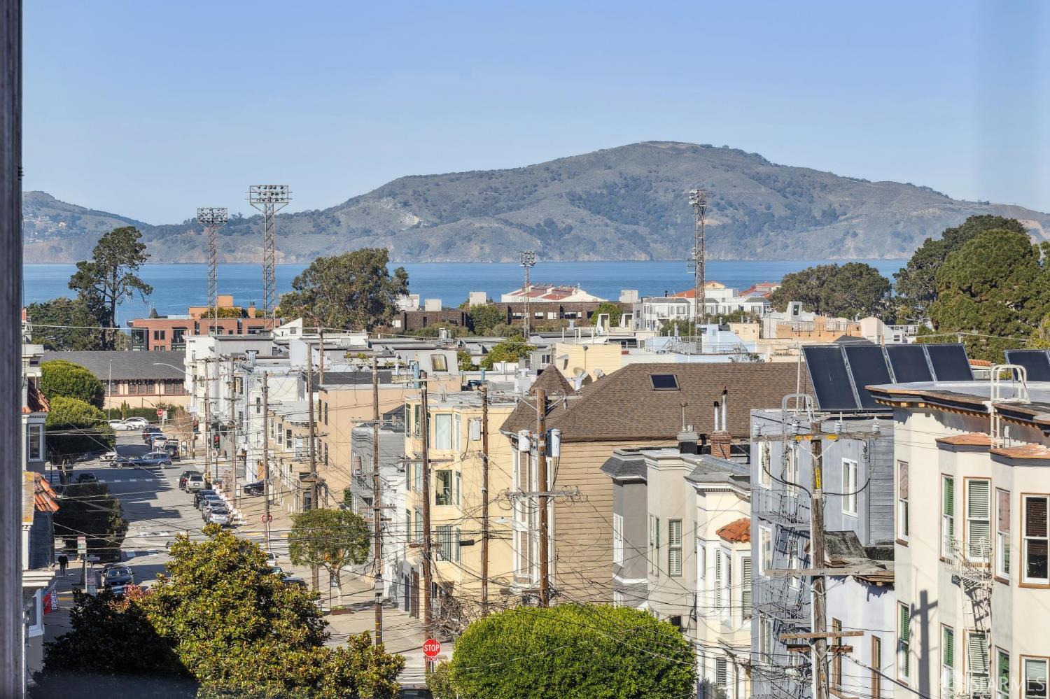 Detail Gallery Image 14 of 26 For 2929 Buchanan St, San Francisco,  CA 94123 - 2 Beds | 1 Baths