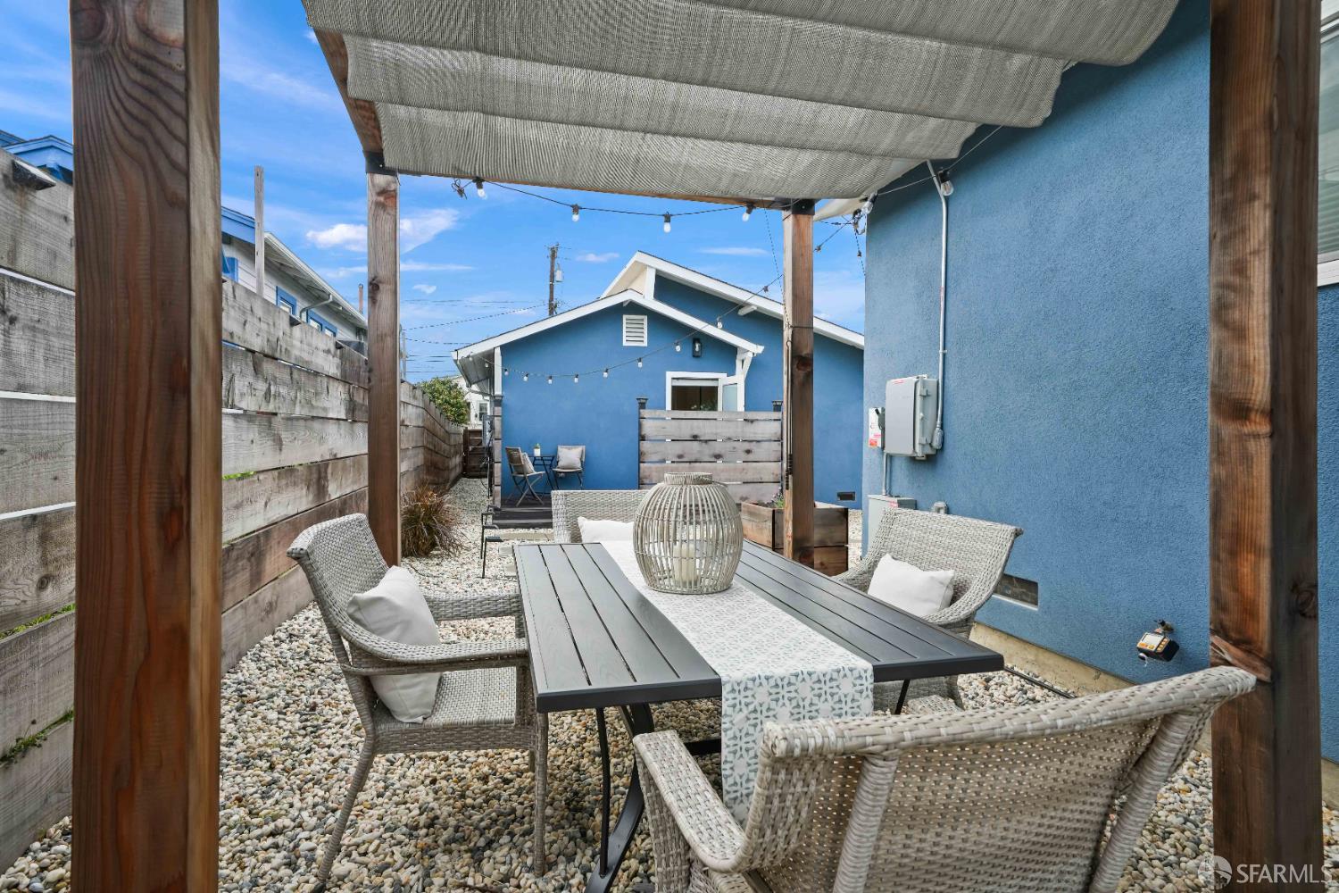 Detail Gallery Image 20 of 28 For 914 44th St, Oakland,  CA 94608 - 4 Beds | 3 Baths