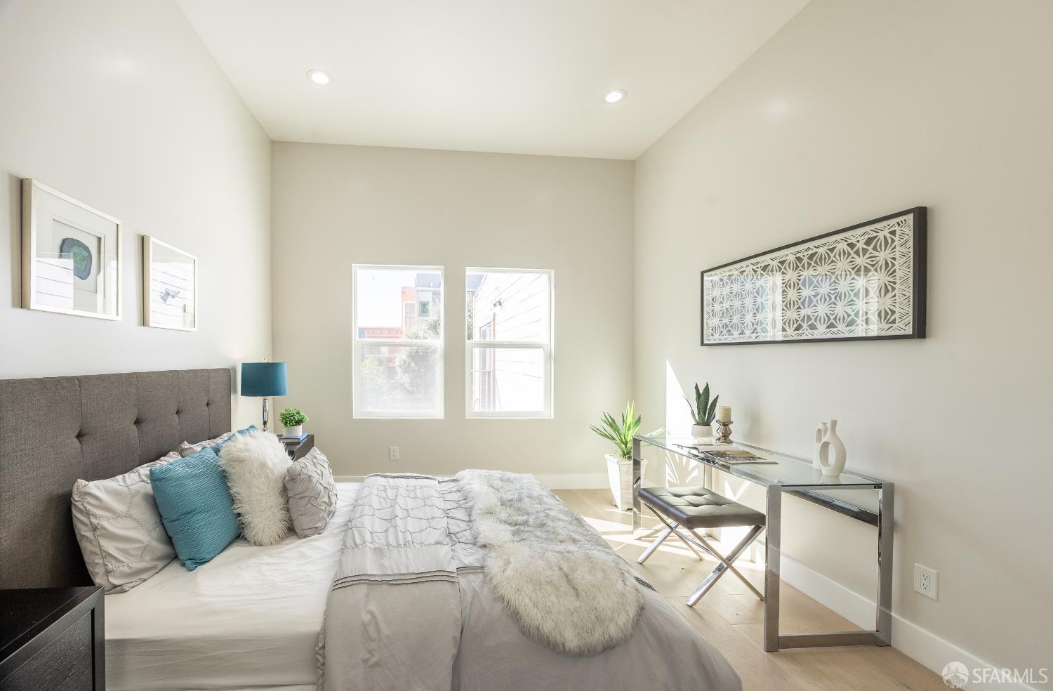 Detail Gallery Image 13 of 60 For 1080 Hampshire St, San Francisco,  CA 94110 - 5 Beds | 4 Baths