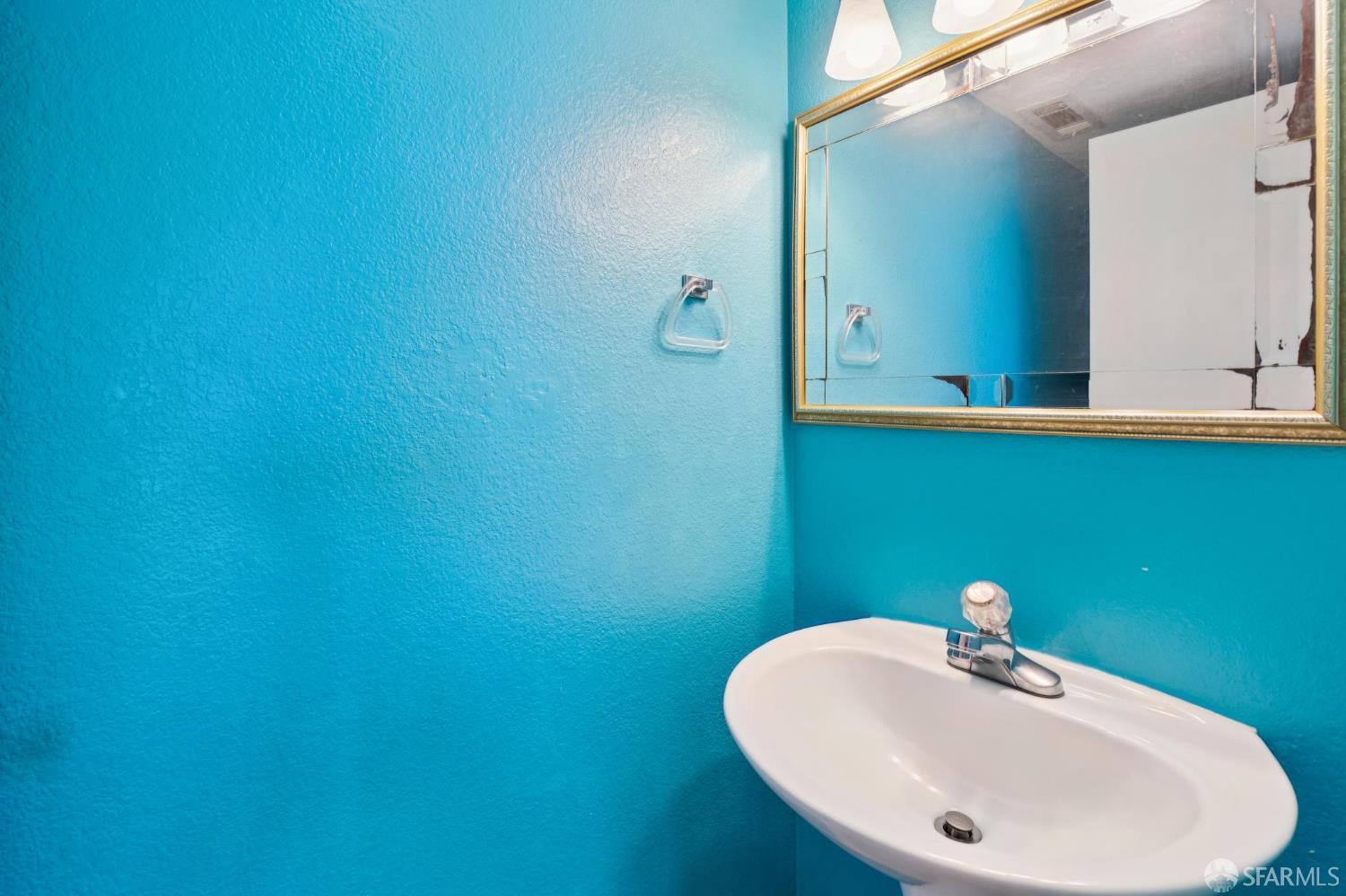 Detail Gallery Image 33 of 39 For 1157 Rockspring Way, Antioch,  CA 94531 - 3 Beds | 2/1 Baths