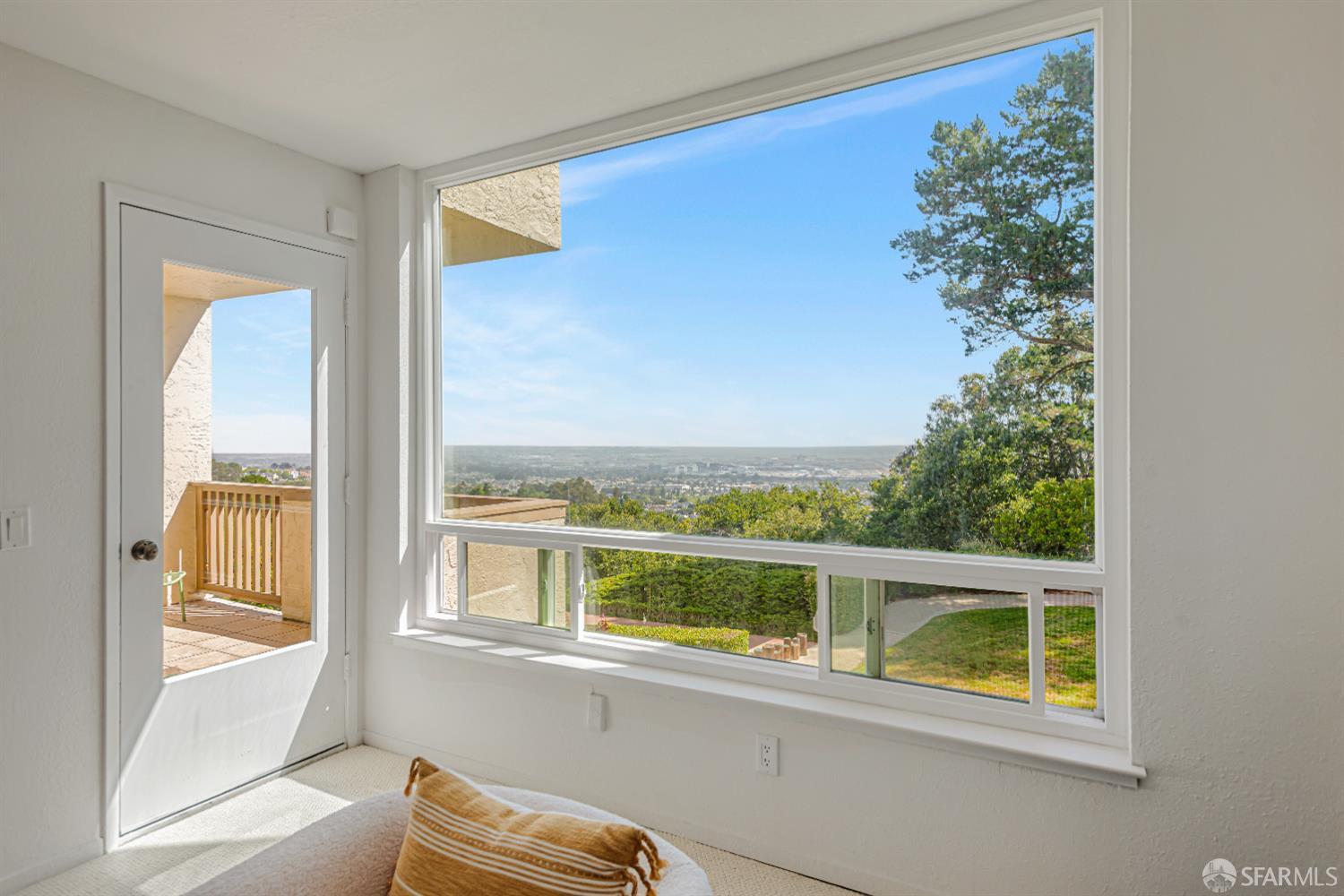 Detail Gallery Image 5 of 40 For 340 Vallejo Dr #71,  Millbrae,  CA 94030 - 3 Beds | 2 Baths