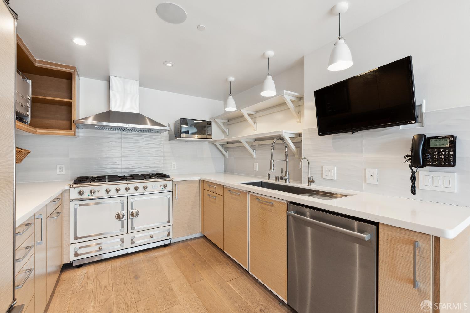 Detail Gallery Image 9 of 85 For 301 Mission St 24e,  San Francisco,  CA 94105 - 2 Beds | 2 Baths