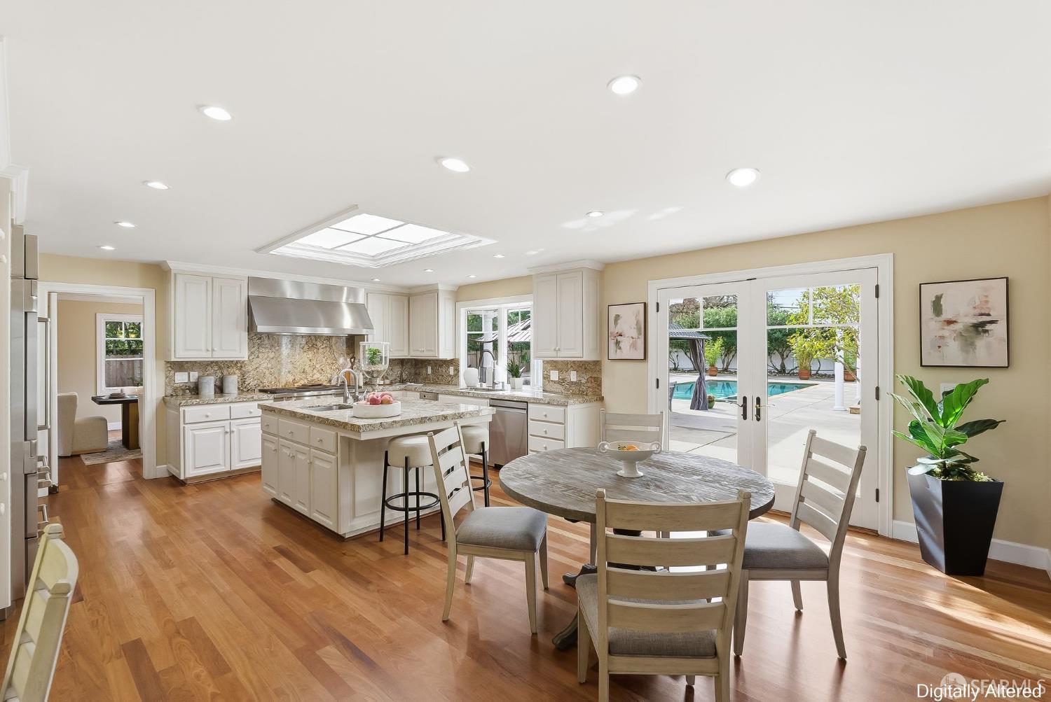 Detail Gallery Image 11 of 22 For 2 Callado Way, Atherton,  CA 94027 - 5 Beds | 4/1 Baths