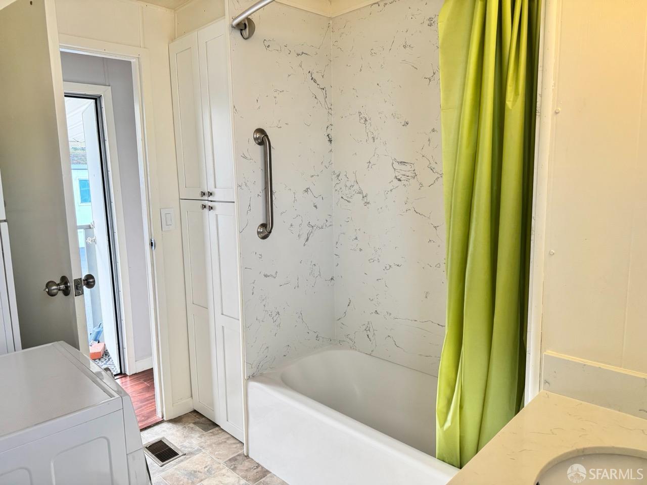 Detail Gallery Image 8 of 16 For 1700 El Camino Real 18-01, South San Francisco,  CA 94080 - 2 Beds | 1 Baths