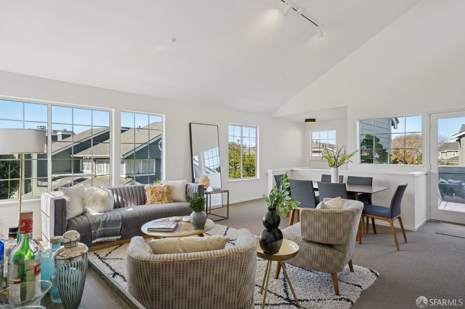 Detail Gallery Image 6 of 31 For 1314 Danberry Ln, Daly City,  CA 94014 - 2 Beds | 2 Baths