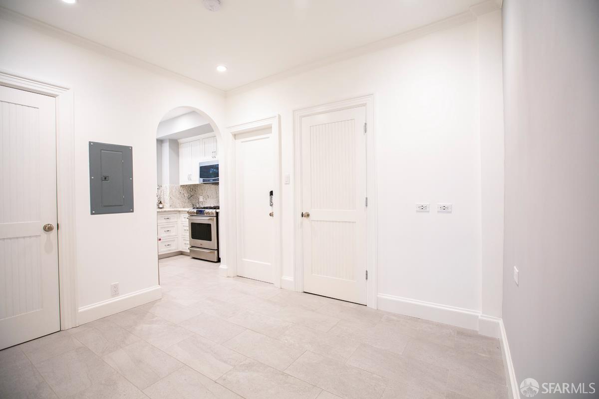 Detail Gallery Image 2 of 7 For 1870 Jackson St #201,  San Francisco,  CA 94109 - 2 Beds | 2 Baths