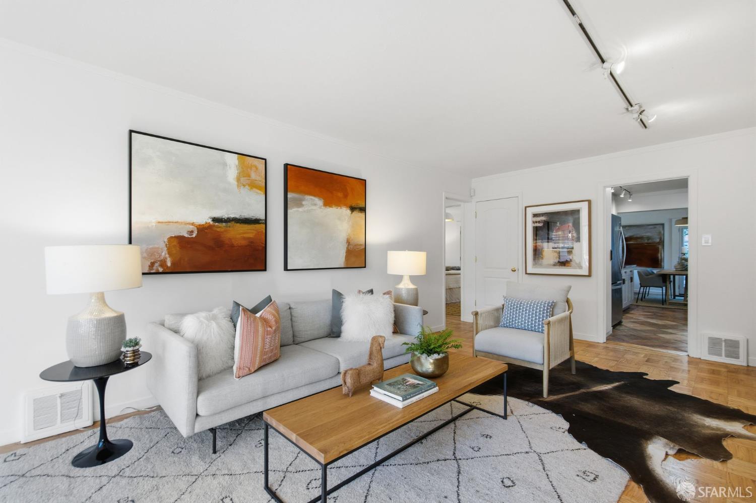 Detail Gallery Image 6 of 37 For 4458 24th St, San Francisco,  CA 94114 - 2 Beds | 1 Baths