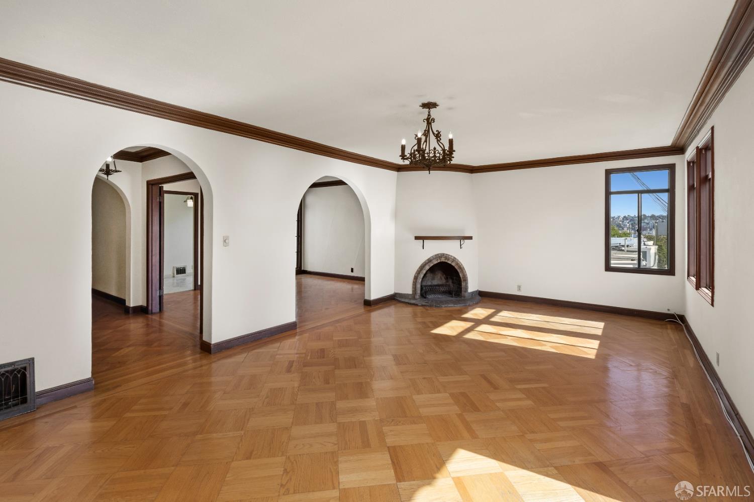 Detail Gallery Image 5 of 98 For 3530 22nd St, San Francisco,  CA 94114 - – Beds | – Baths