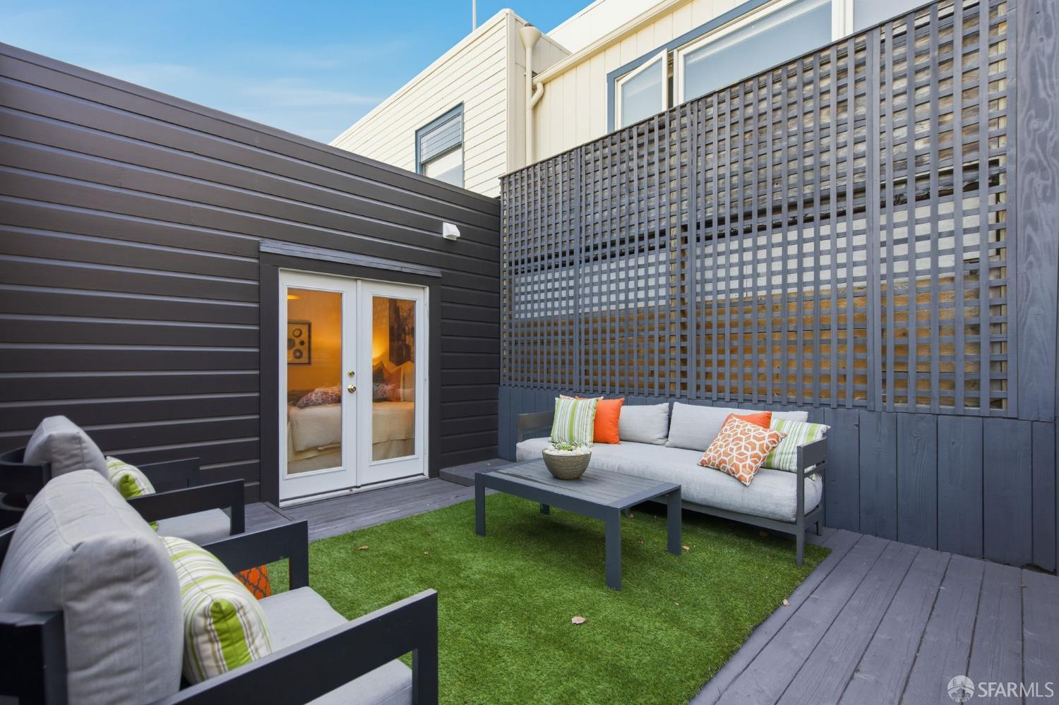 Detail Gallery Image 22 of 37 For 4458 24th St, San Francisco,  CA 94114 - 2 Beds | 1 Baths