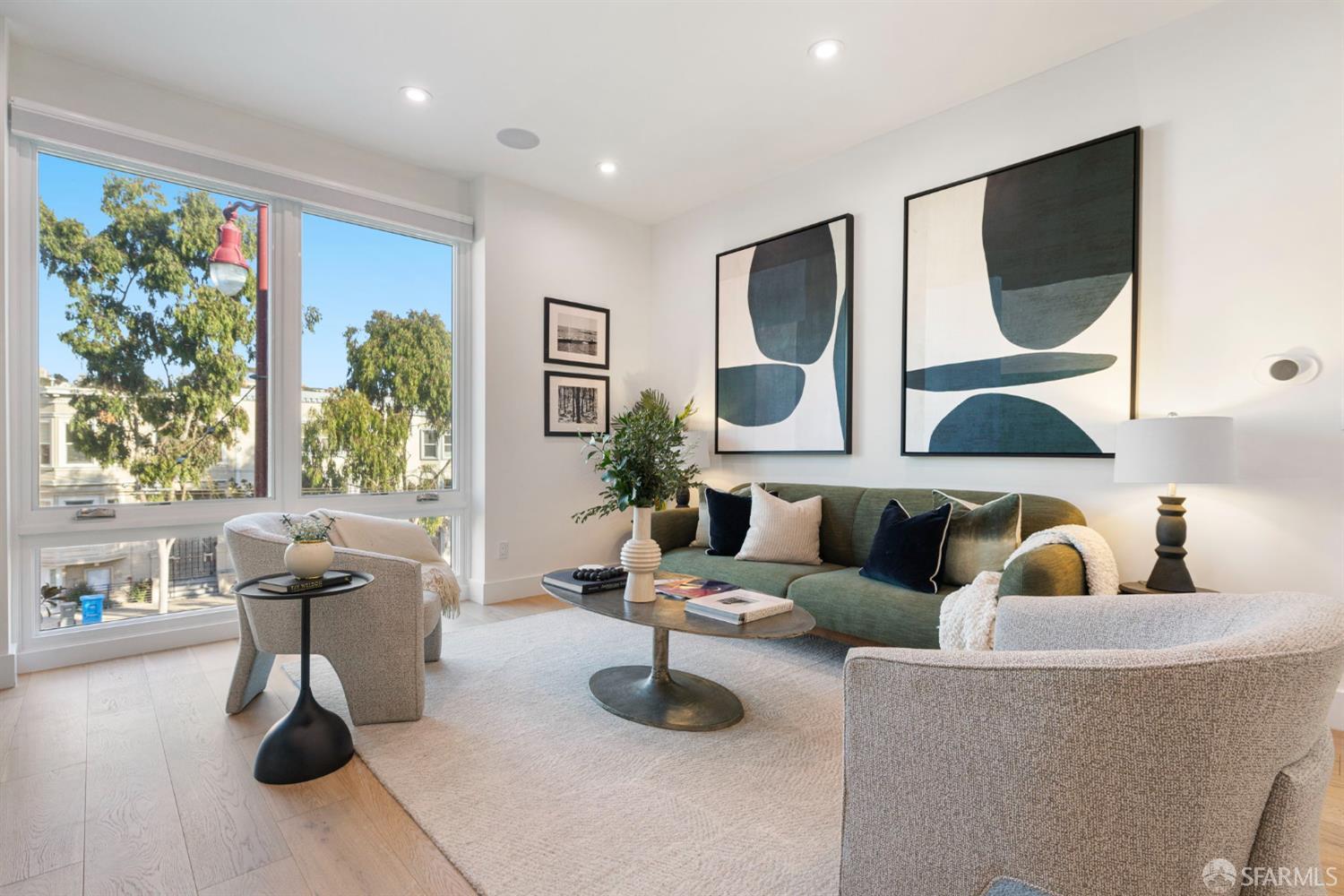 Detail Gallery Image 5 of 32 For 1152 Potrero Ave #B,  San Francisco,  CA 94110 - 3 Beds | 2/1 Baths