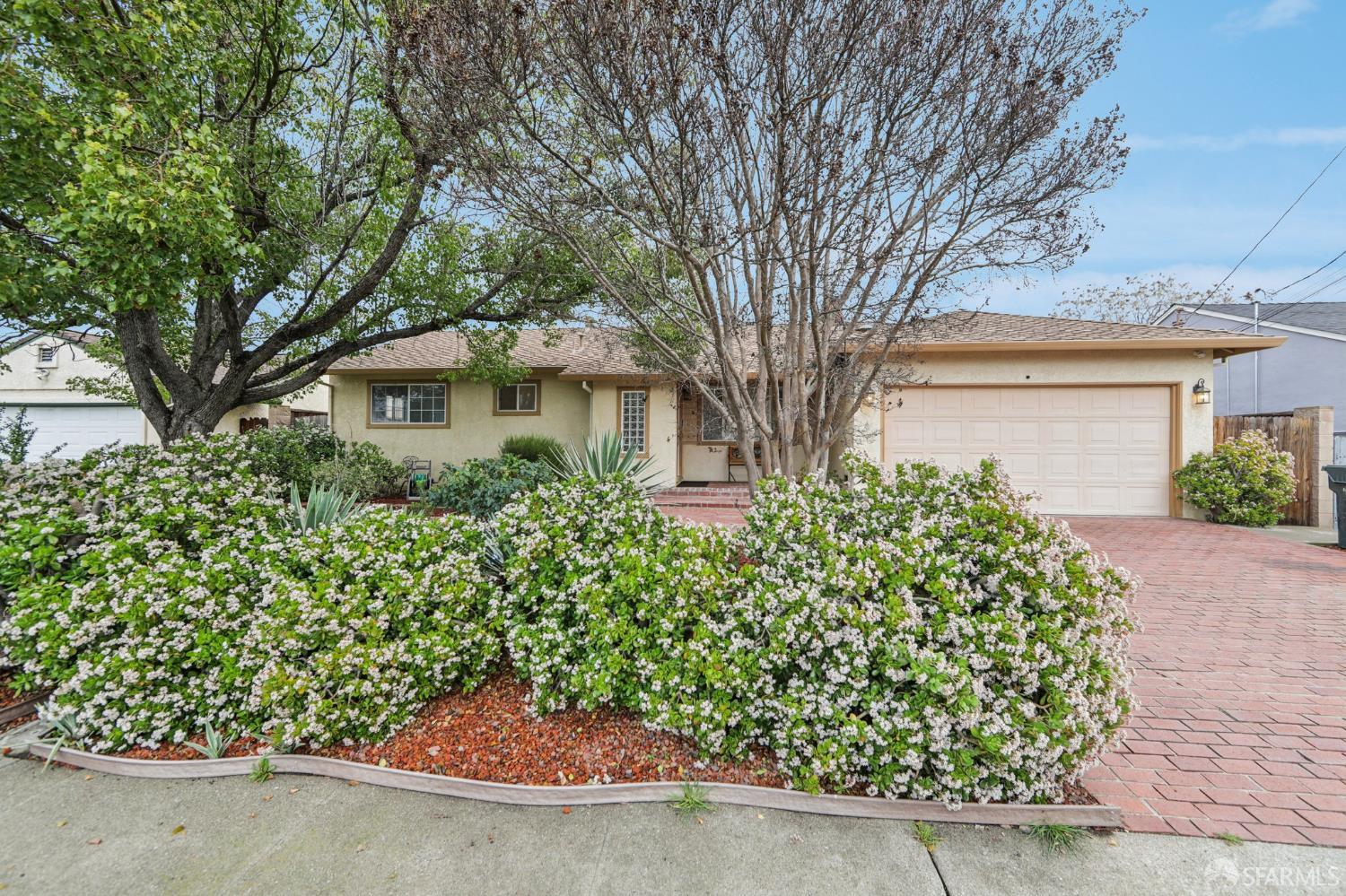 Detail Gallery Image 2 of 45 For 2125 Biglow Dr, Antioch,  CA 94509 - 3 Beds | 2 Baths