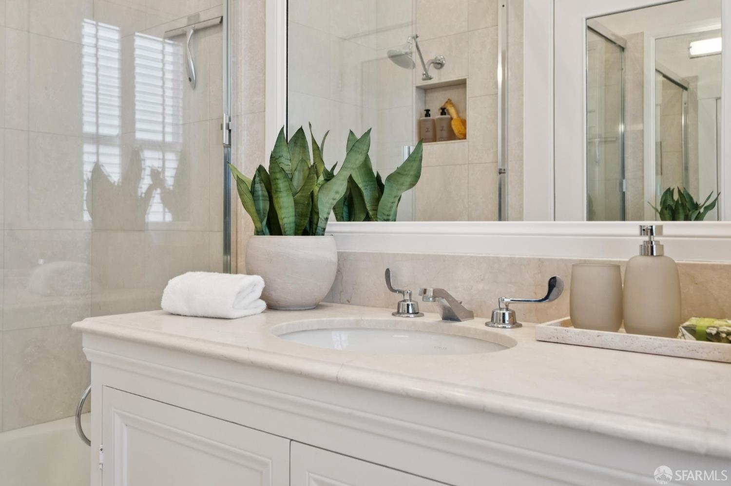 Detail Gallery Image 26 of 48 For 2111 Franklin St #7,  San Francisco,  CA 94109 - 2 Beds | 2 Baths