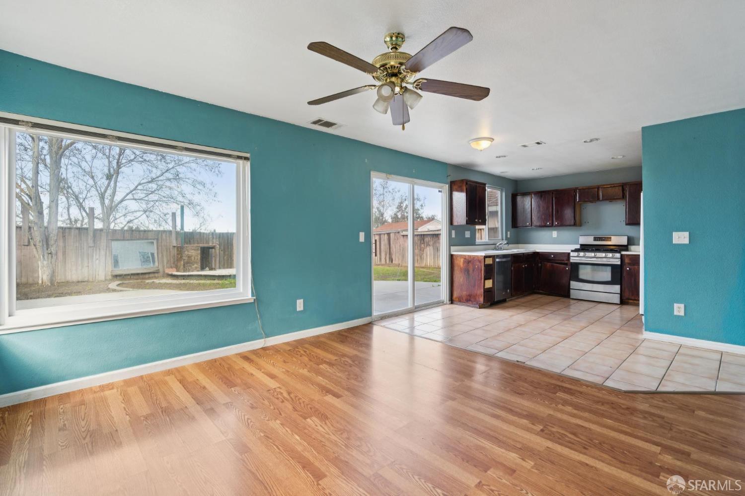 Detail Gallery Image 13 of 39 For 1157 Rockspring Way, Antioch,  CA 94531 - 3 Beds | 2/1 Baths