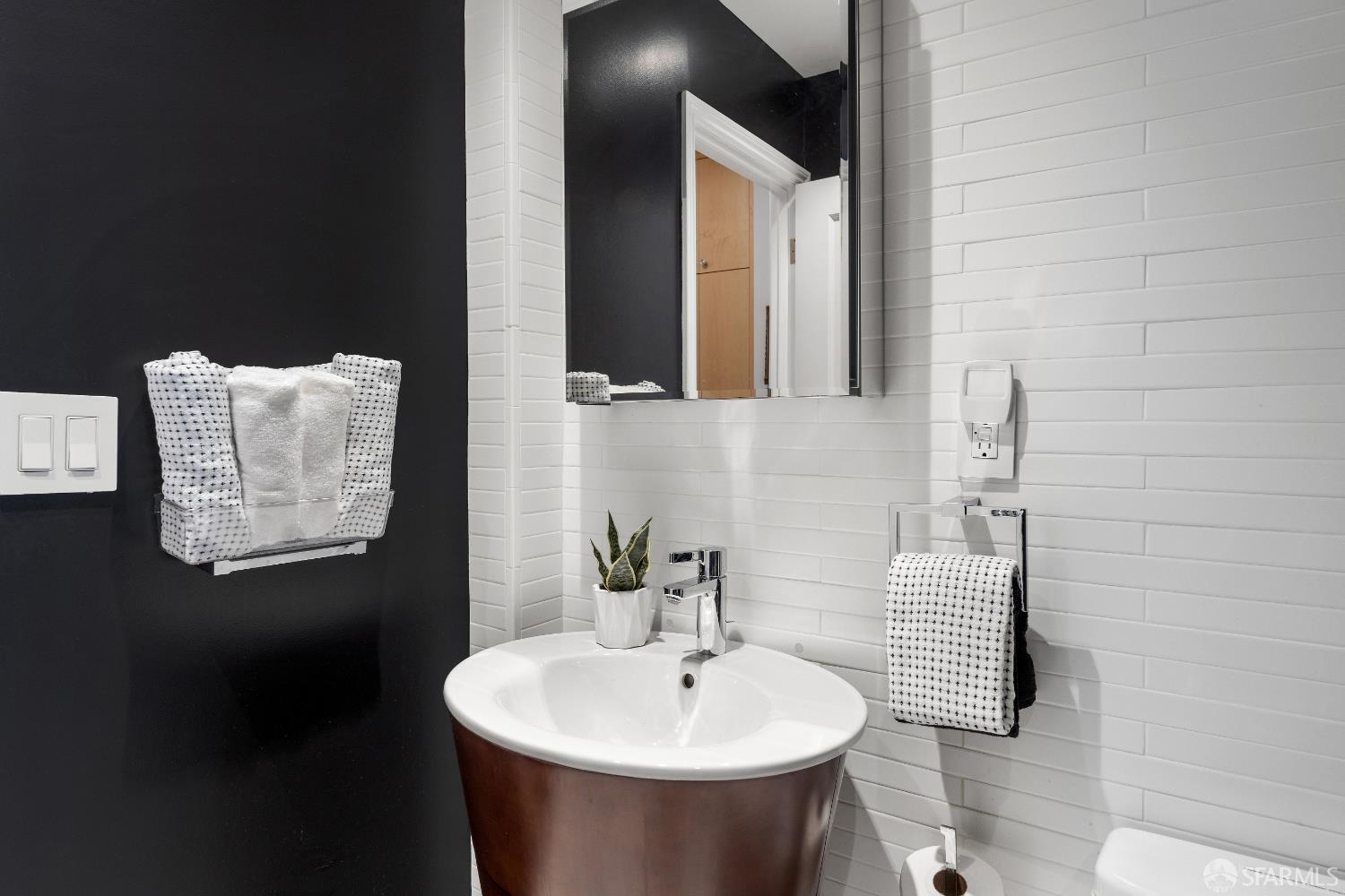 Photo #33: 426103511 Listing: Photo #33