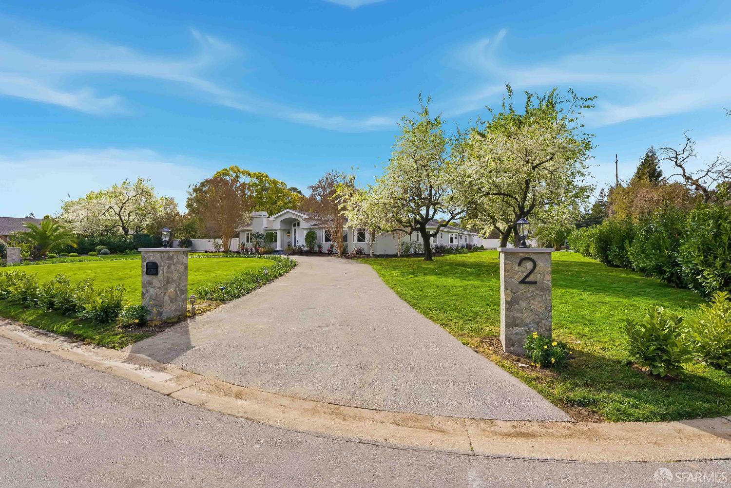 Detail Gallery Image 3 of 22 For 2 Callado Way, Atherton,  CA 94027 - 5 Beds | 4/1 Baths