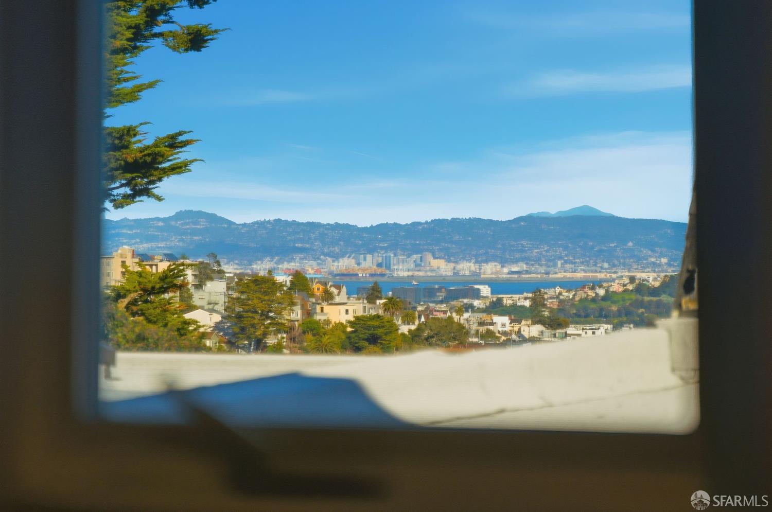 Detail Gallery Image 11 of 37 For 4458 24th St, San Francisco,  CA 94114 - 2 Beds | 1 Baths