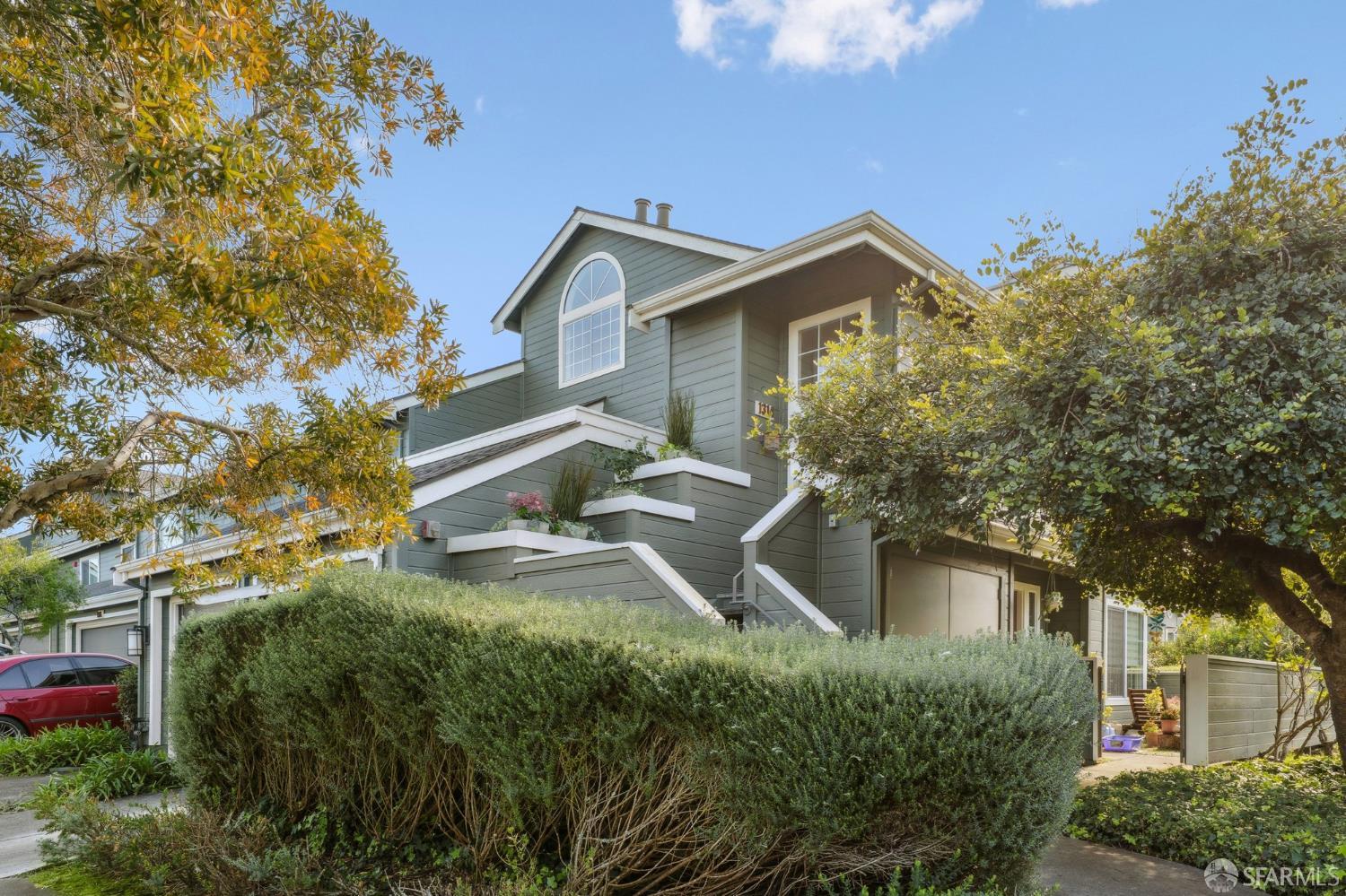 Detail Gallery Image 2 of 31 For 1314 Danberry Ln, Daly City,  CA 94014 - 2 Beds | 2 Baths