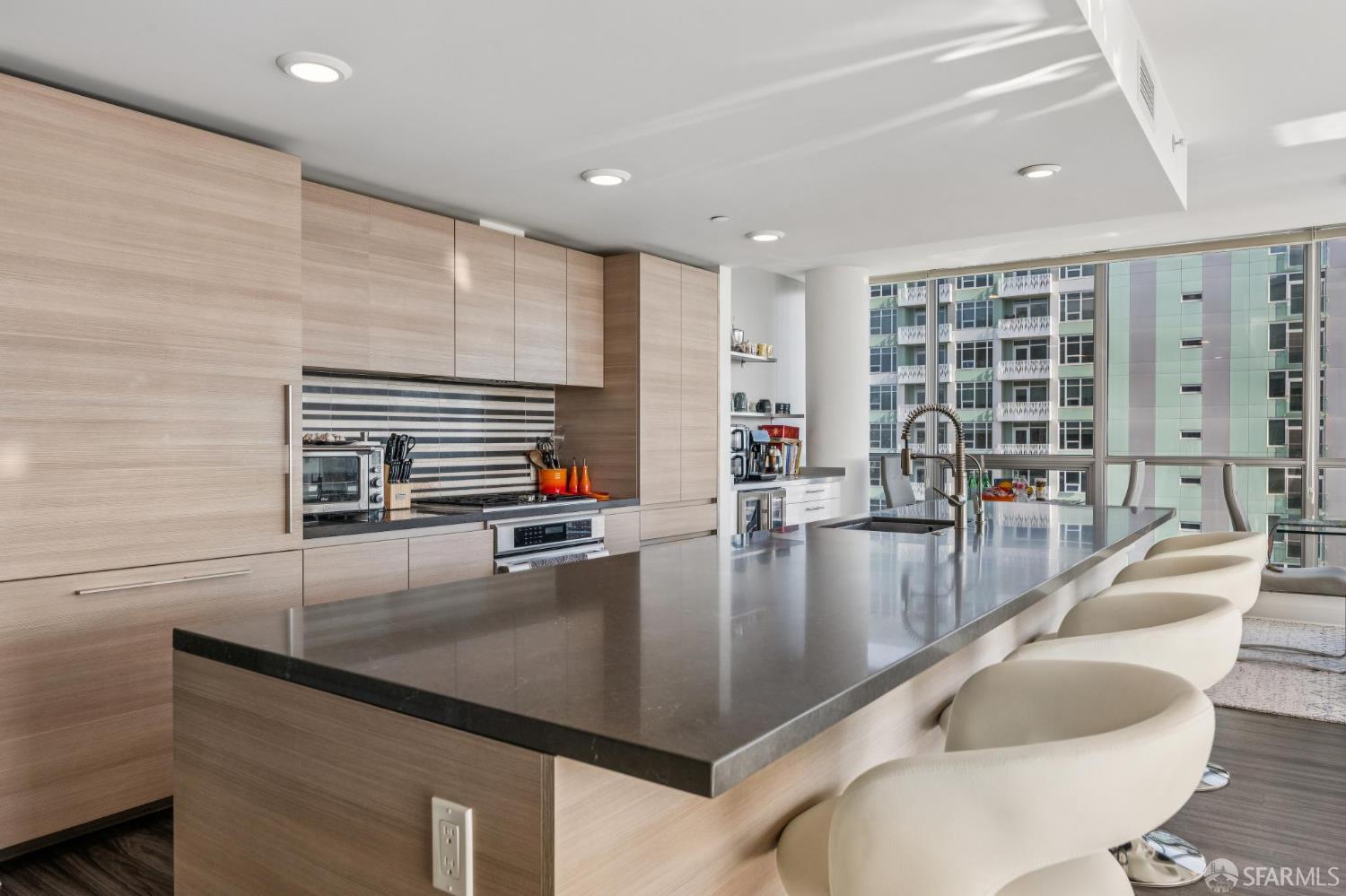 Detail Gallery Image 4 of 52 For 708 Long Bridge St #1207,  San Francisco,  CA 94158 - 3 Beds | 2 Baths