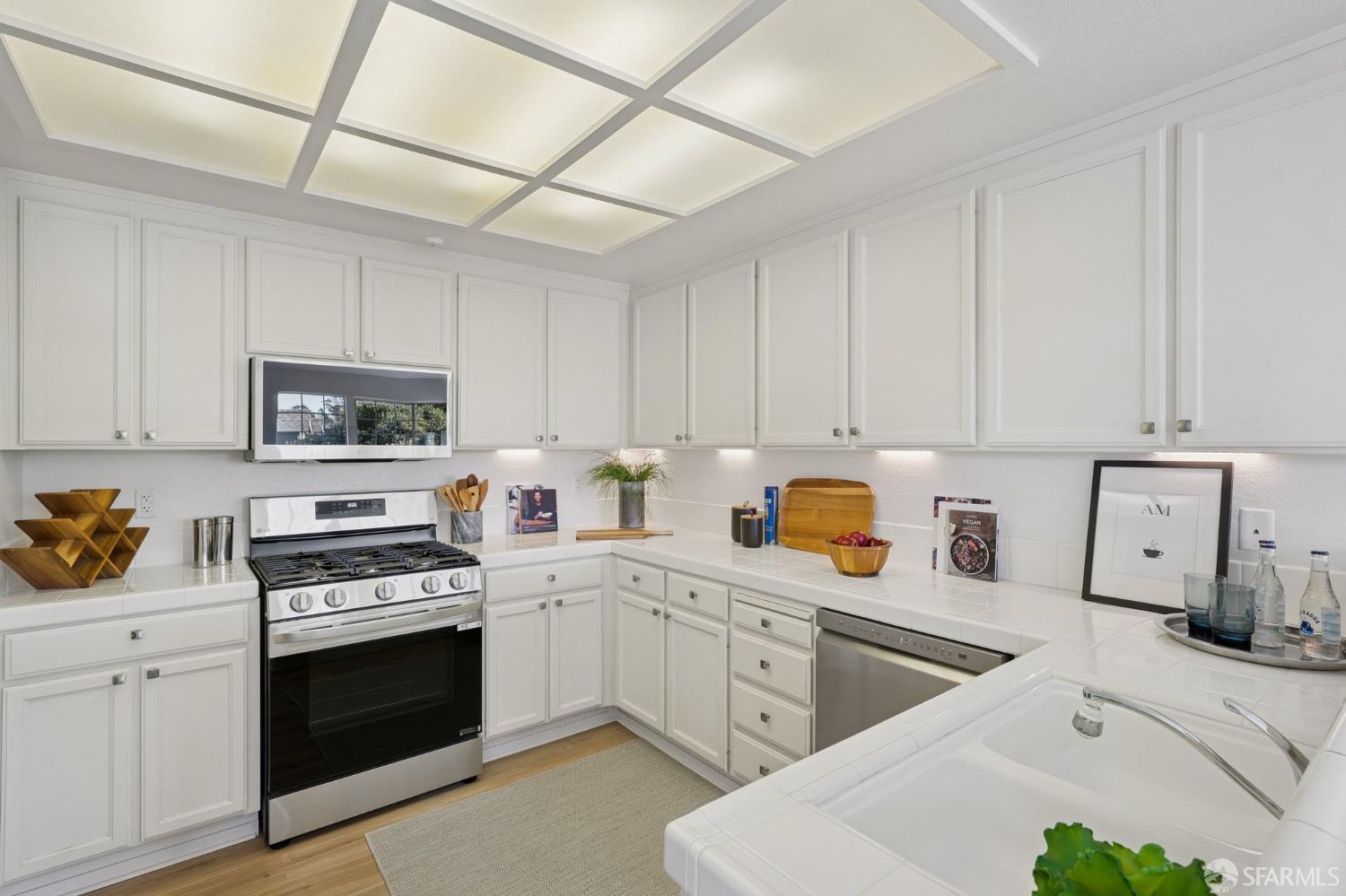 Detail Gallery Image 11 of 31 For 1314 Danberry Ln, Daly City,  CA 94014 - 2 Beds | 2 Baths