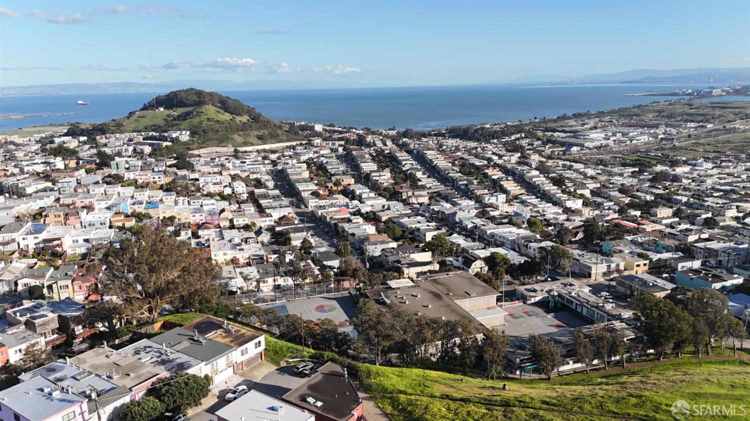 Detail Gallery Image 6 of 10 For 82 Delta St, San Francisco,  CA 94134 - – Beds | – Baths