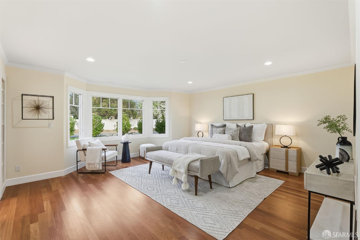 Detail Gallery Image 16 of 22 For 2 Callado Way, Atherton,  CA 94027 - 5 Beds | 4/1 Baths