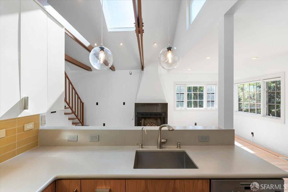 Detail Gallery Image 15 of 54 For 160 Andover St, San Francisco,  CA 94110 - 2 Beds | 2 Baths