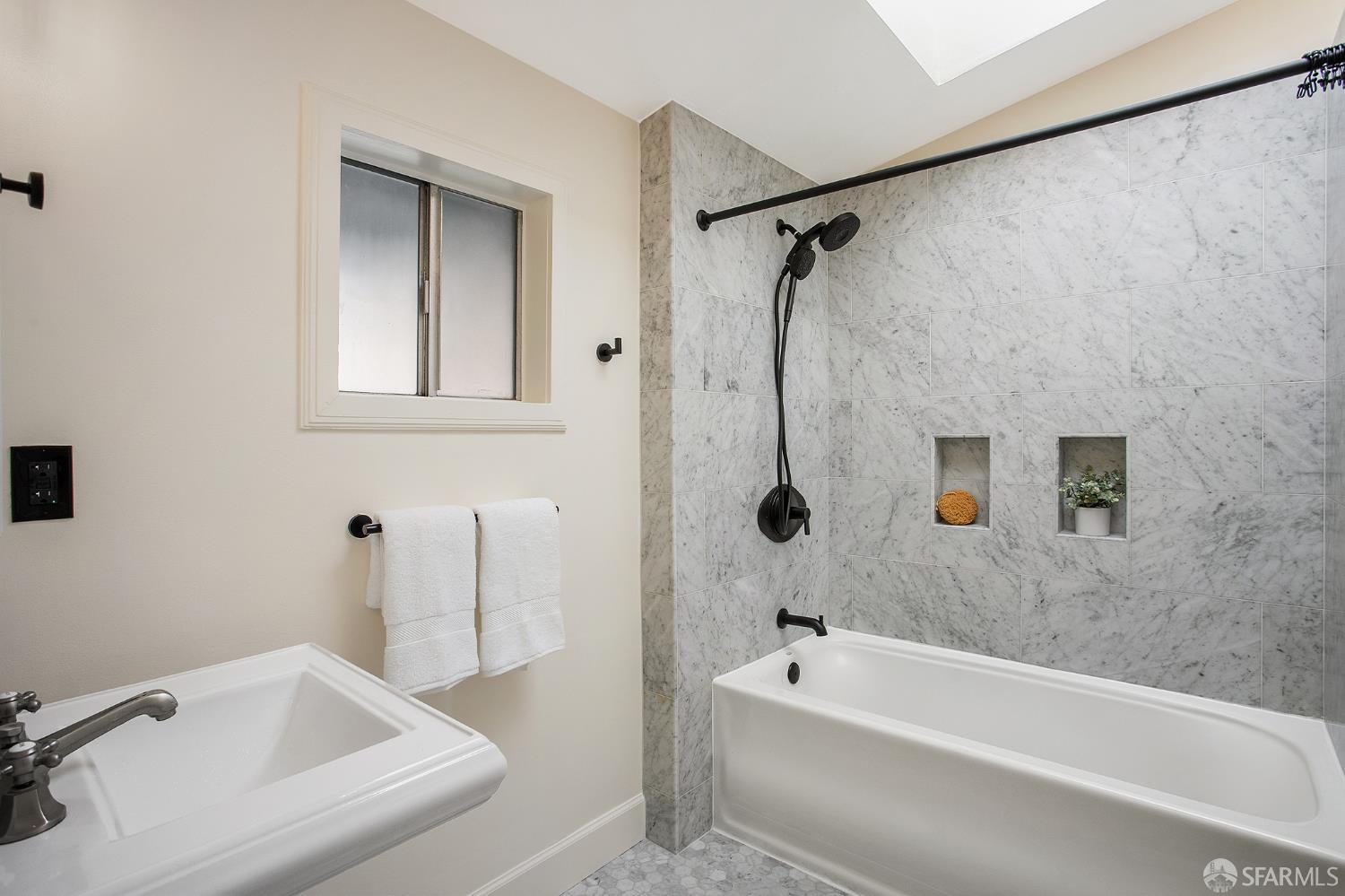 Detail Gallery Image 20 of 23 For 344 Holladay Ave, San Francisco,  CA 94110 - 2 Beds | 1 Baths