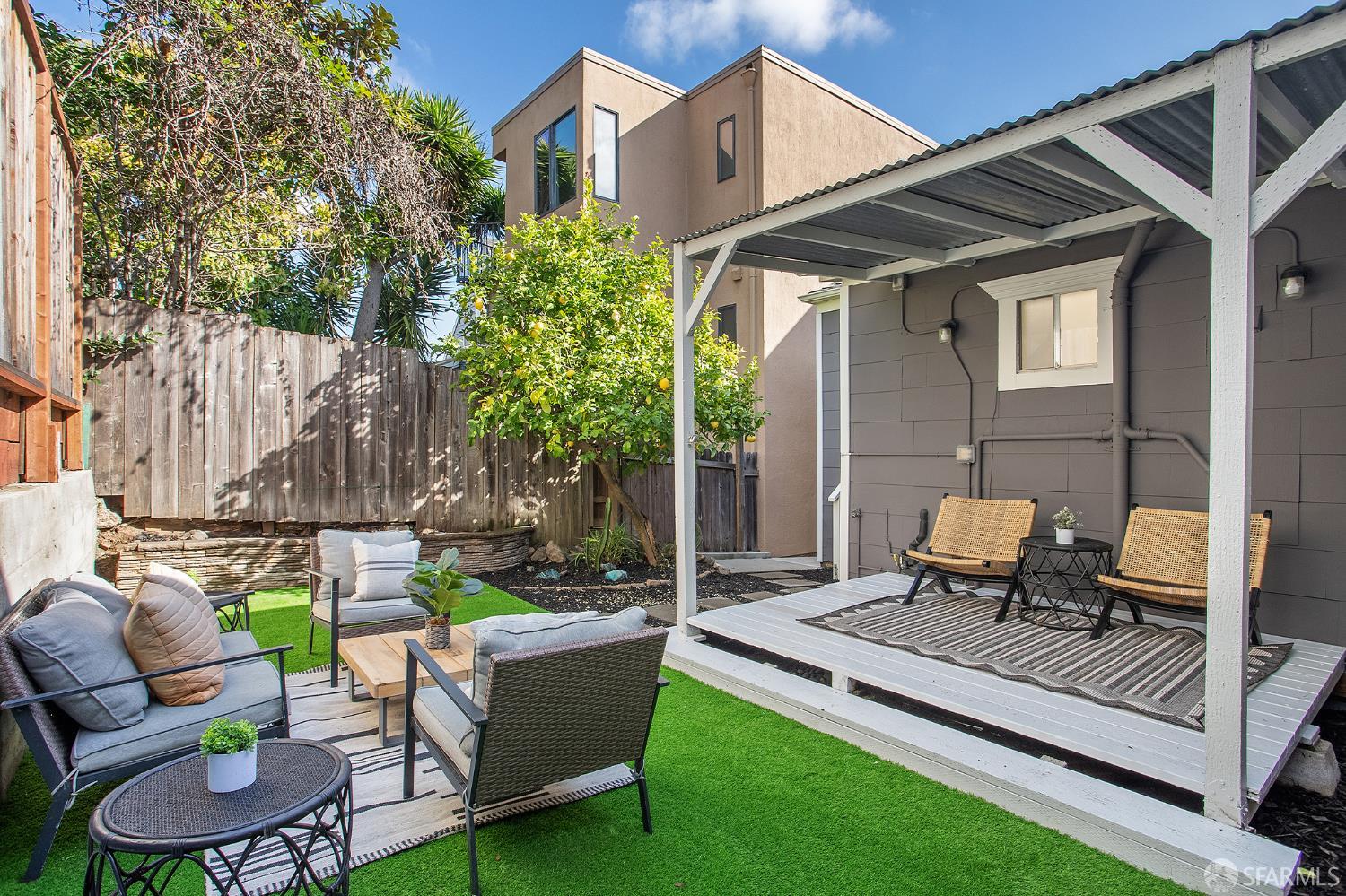 Detail Gallery Image 10 of 23 For 344 Holladay Ave, San Francisco,  CA 94110 - 2 Beds | 1 Baths