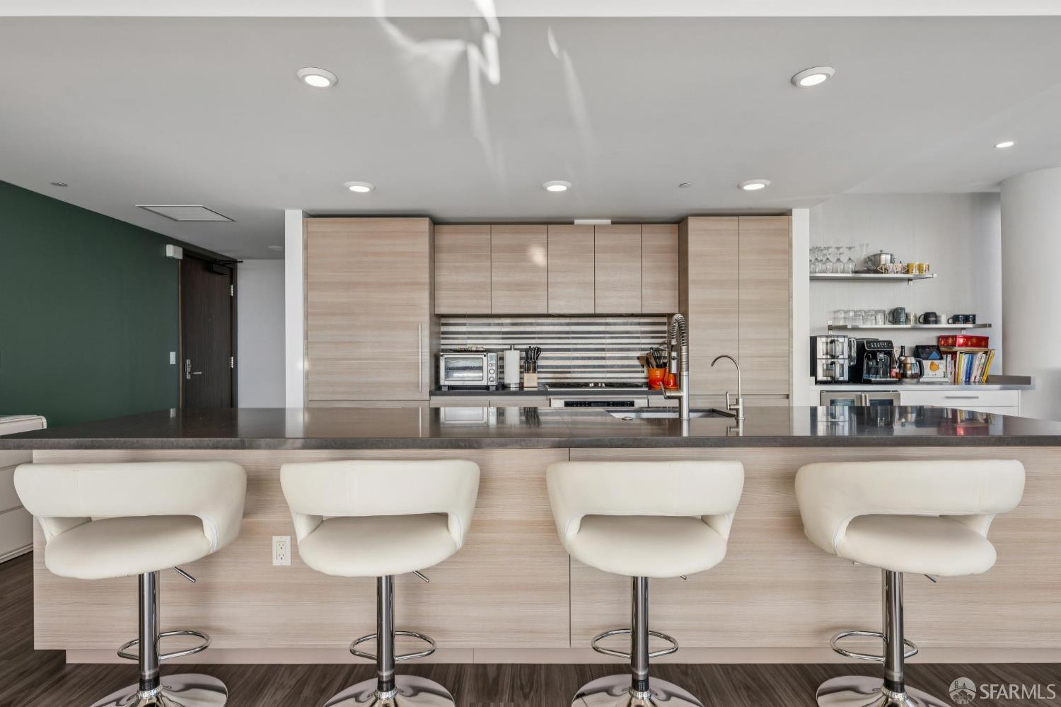 Detail Gallery Image 5 of 52 For 708 Long Bridge St #1207,  San Francisco,  CA 94158 - 3 Beds | 2 Baths