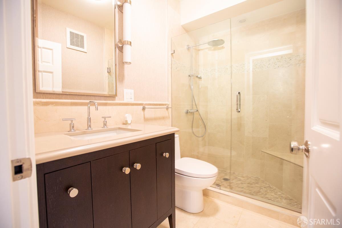 Detail Gallery Image 7 of 7 For 1870 Jackson St #201,  San Francisco,  CA 94109 - 2 Beds | 2 Baths