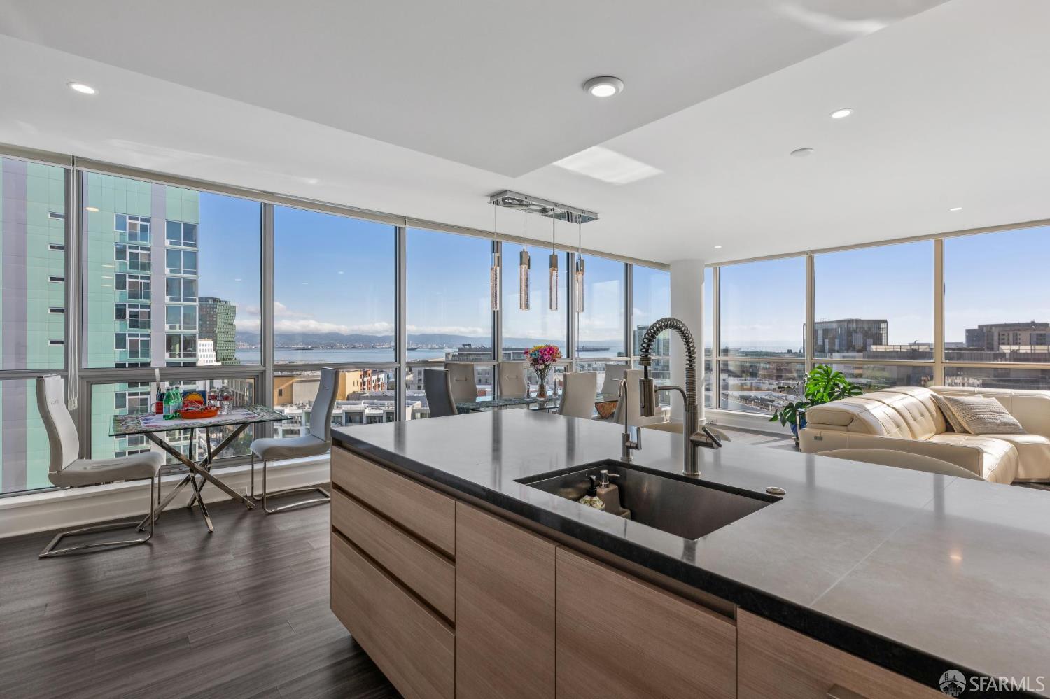 Detail Gallery Image 8 of 52 For 708 Long Bridge St #1207,  San Francisco,  CA 94158 - 3 Beds | 2 Baths