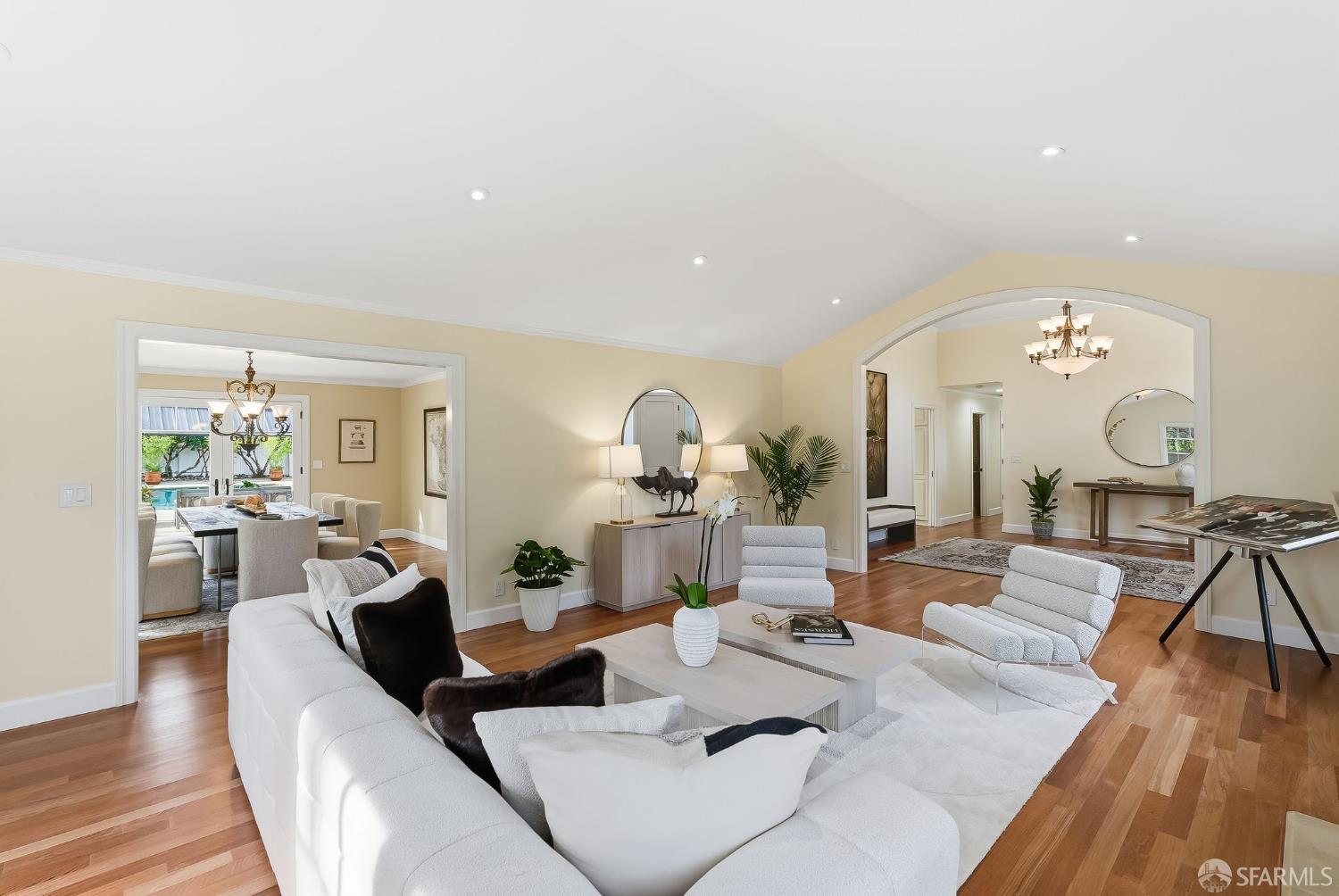 Detail Gallery Image 9 of 22 For 2 Callado Way, Atherton,  CA 94027 - 5 Beds | 4/1 Baths