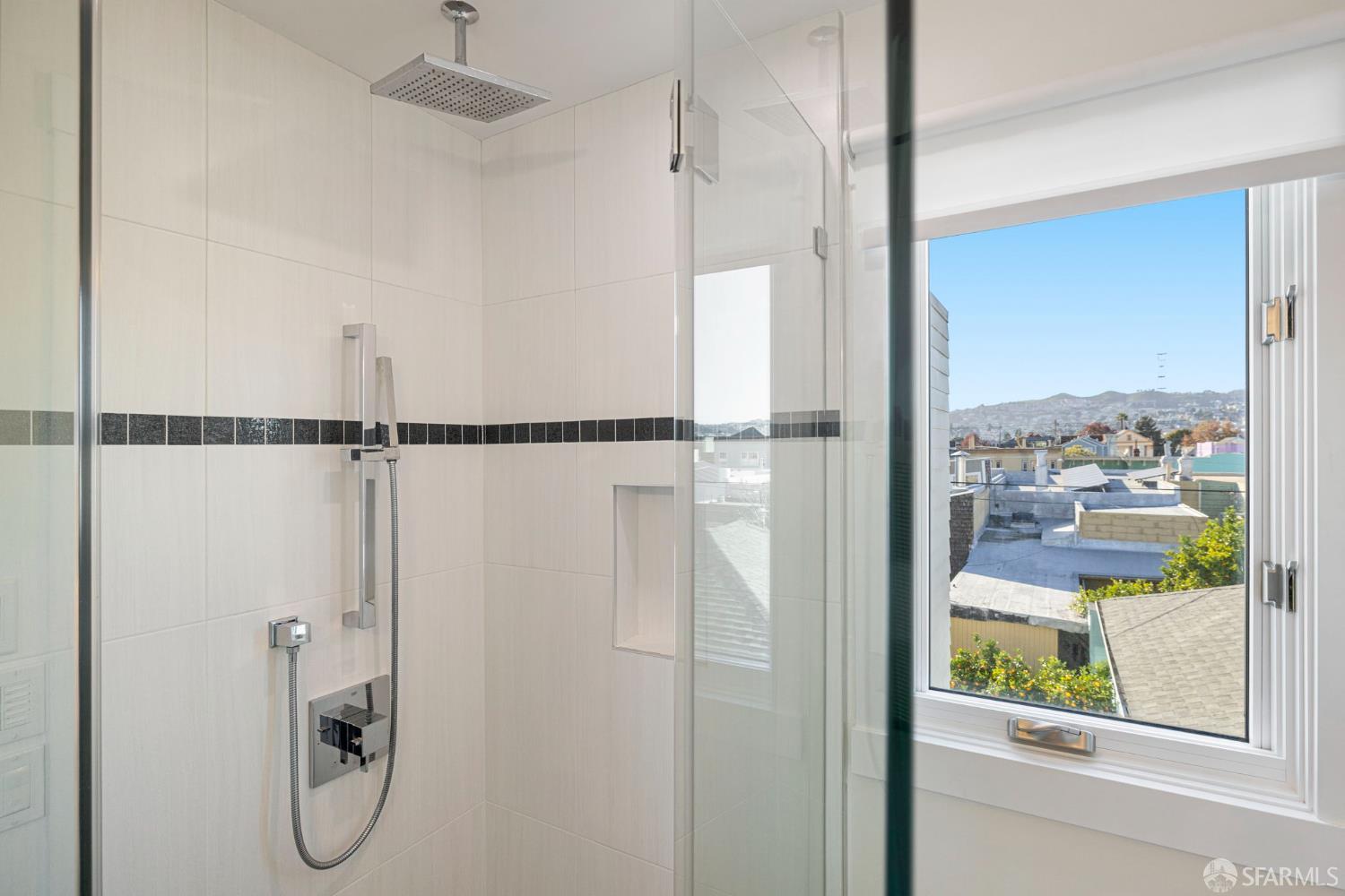 Detail Gallery Image 24 of 32 For 1152 Potrero Ave #B,  San Francisco,  CA 94110 - 3 Beds | 2/1 Baths