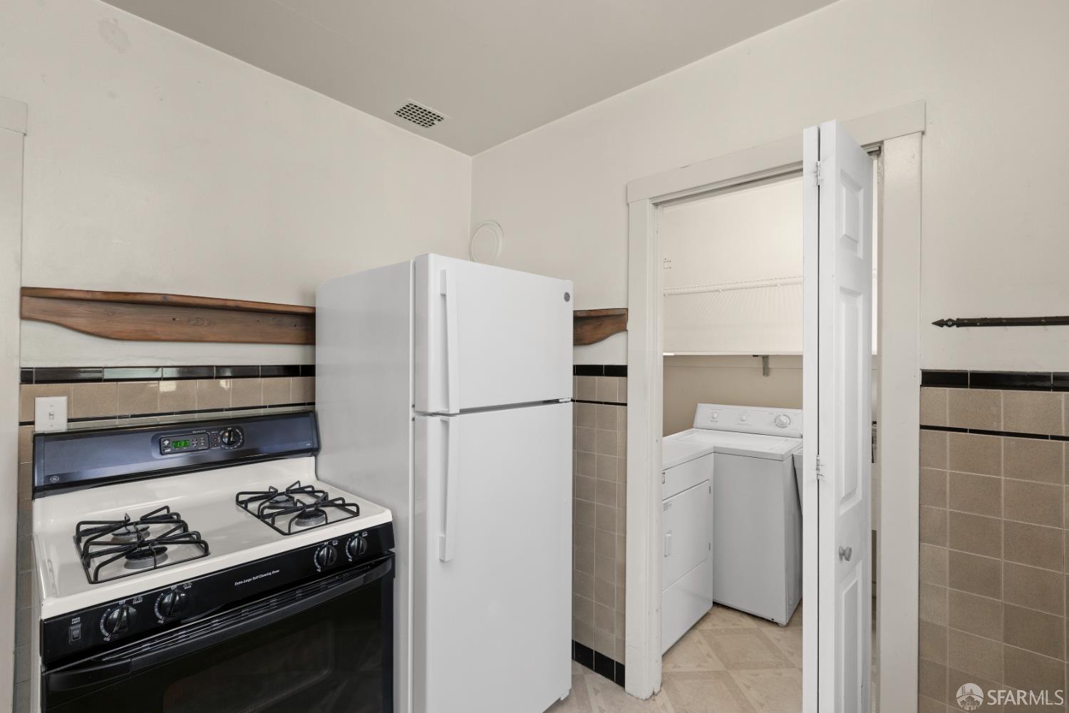 Detail Gallery Image 14 of 98 For 3530 22nd St, San Francisco,  CA 94114 - – Beds | – Baths