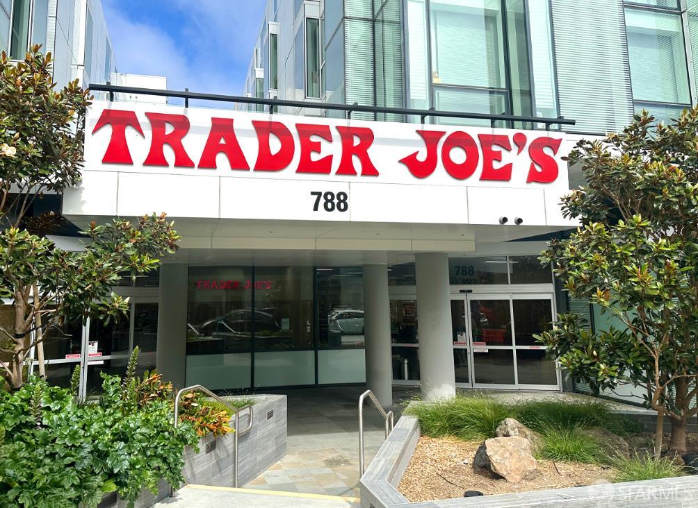 Detail Gallery Image 39 of 57 For 1550 Ofarrell St #6,  San Francisco,  CA 94115 - 3 Beds | 2 Baths