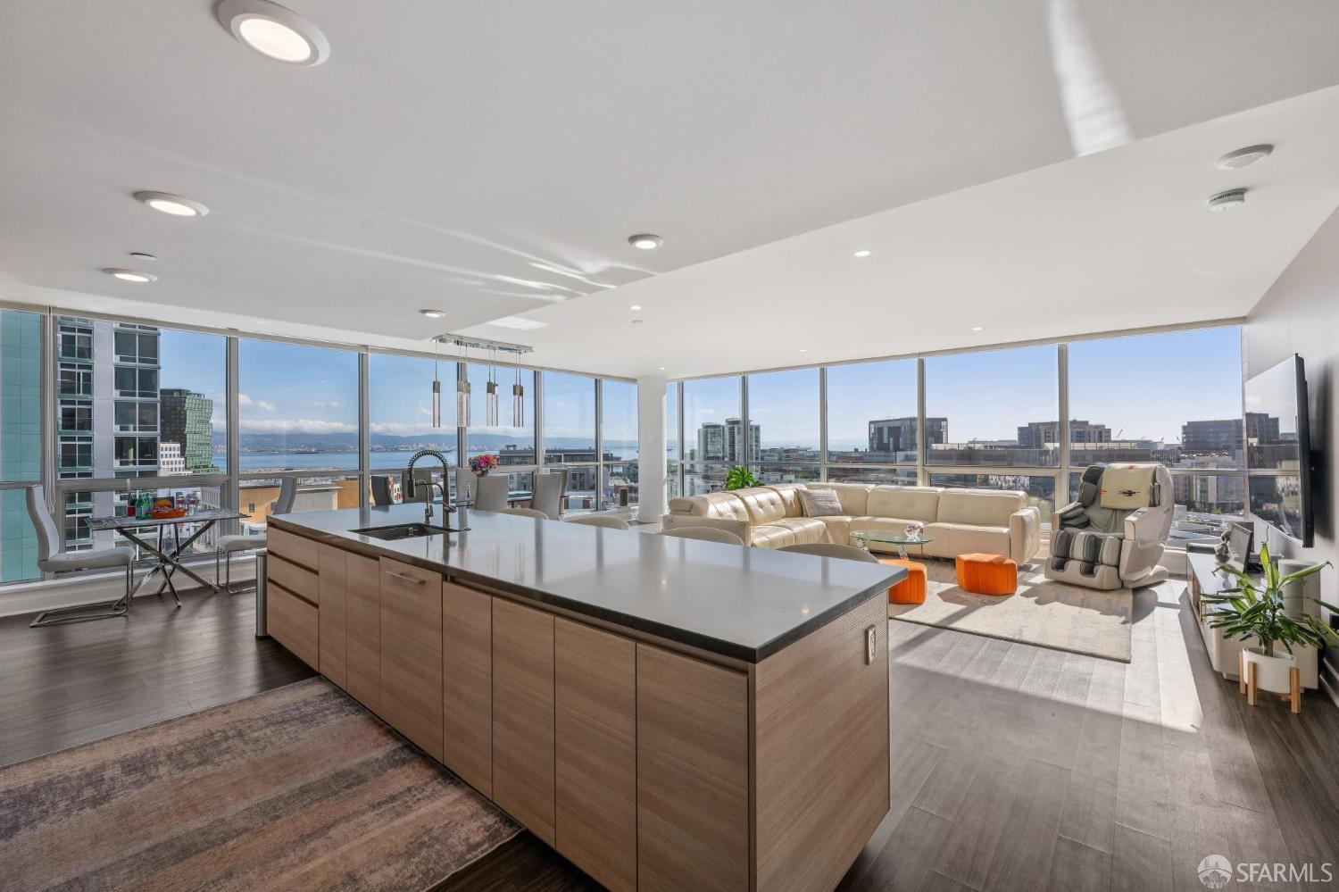 708 Long Bridge Street # 1207