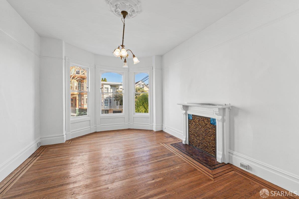 Detail Gallery Image 11 of 17 For 1018 Noe St, San Francisco,  CA 94114 - 4 Beds | 2 Baths