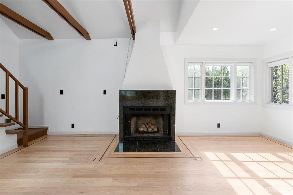 Detail Gallery Image 8 of 54 For 160 Andover St, San Francisco,  CA 94110 - 2 Beds | 2 Baths