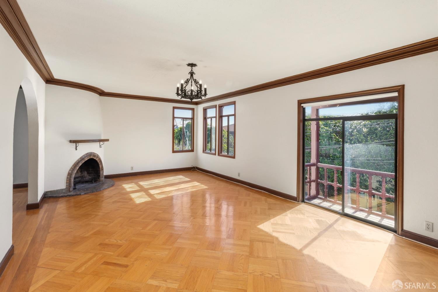 Detail Gallery Image 4 of 98 For 3530 22nd St, San Francisco,  CA 94114 - – Beds | – Baths