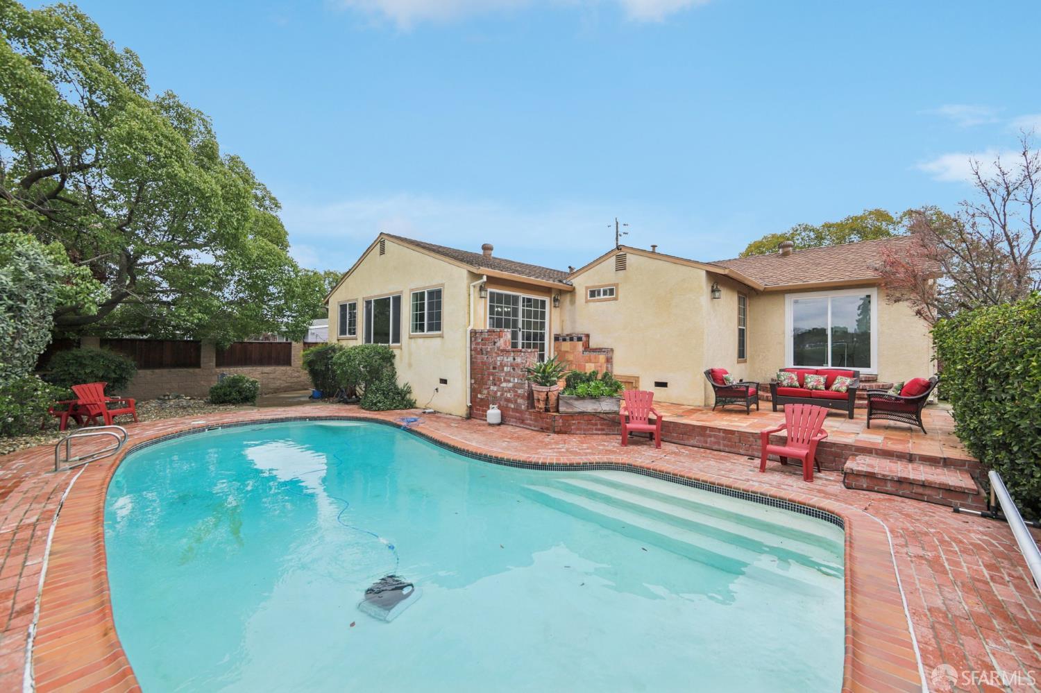 Detail Gallery Image 3 of 45 For 2125 Biglow Dr, Antioch,  CA 94509 - 3 Beds | 2 Baths