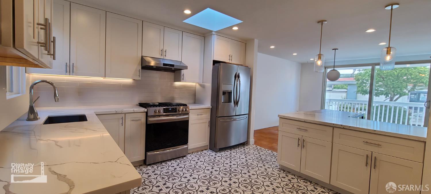 Detail Gallery Image 2 of 24 For 570 27th Ave, San Francisco,  CA 94121 - – Beds | – Baths