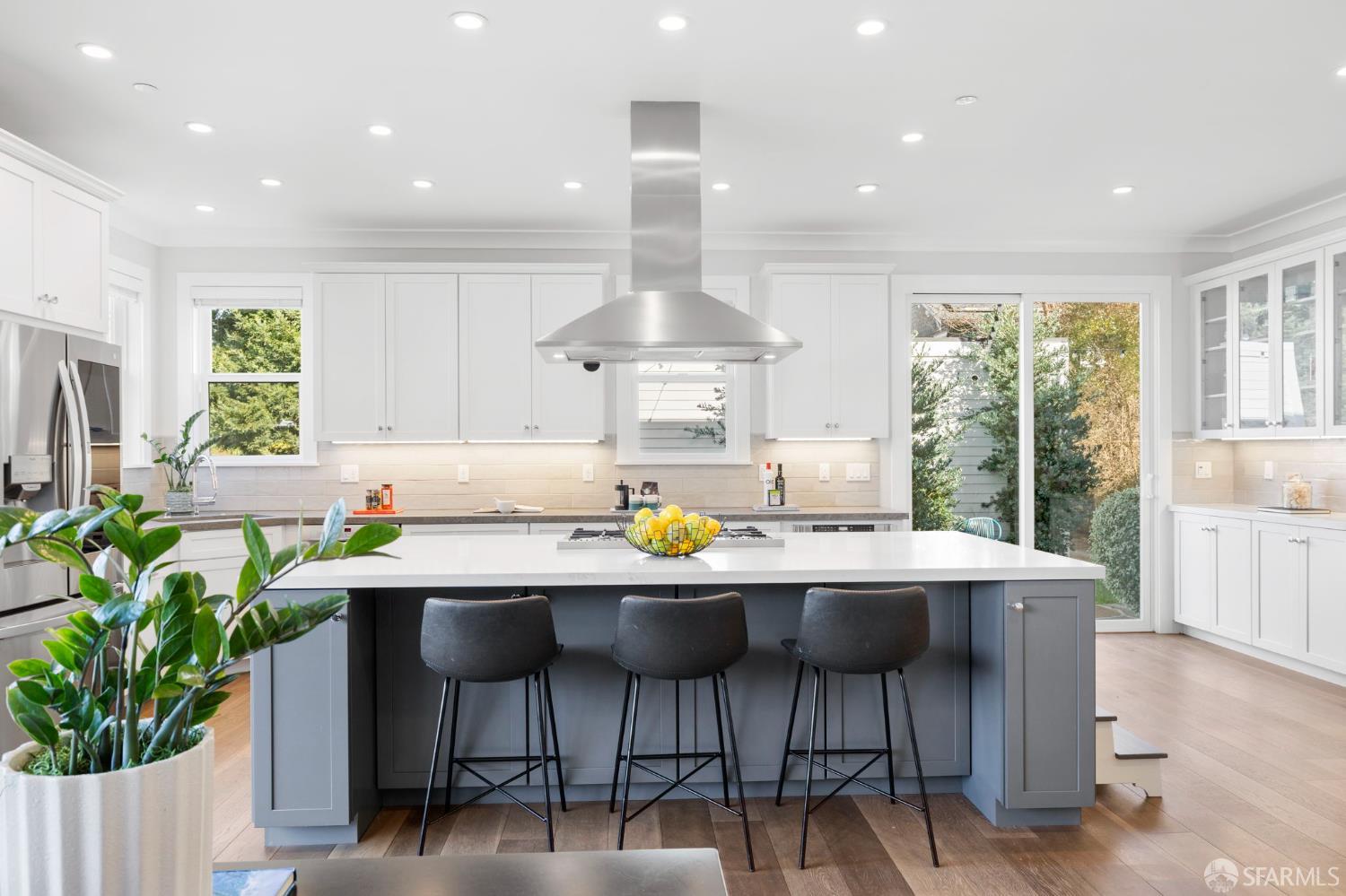 Detail Gallery Image 20 of 66 For 191 Winona Ave, Pacifica,  CA 94044 - 4 Beds | 3 Baths