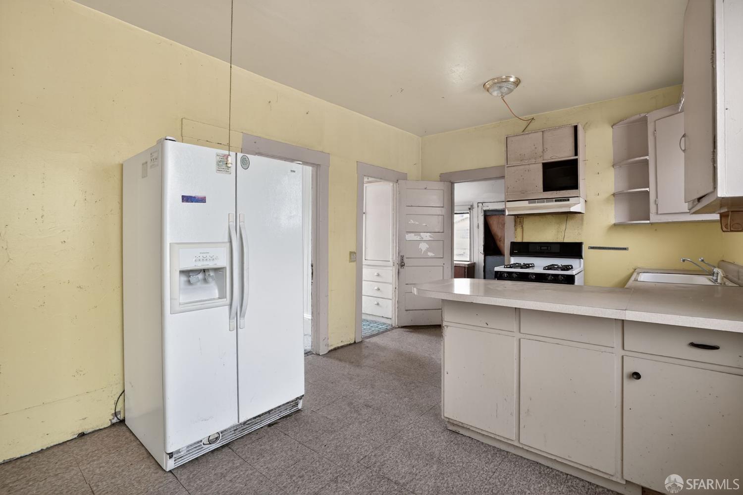 Detail Gallery Image 8 of 18 For 621 16th St, Richmond,  CA 94801 - 3 Beds | 2 Baths