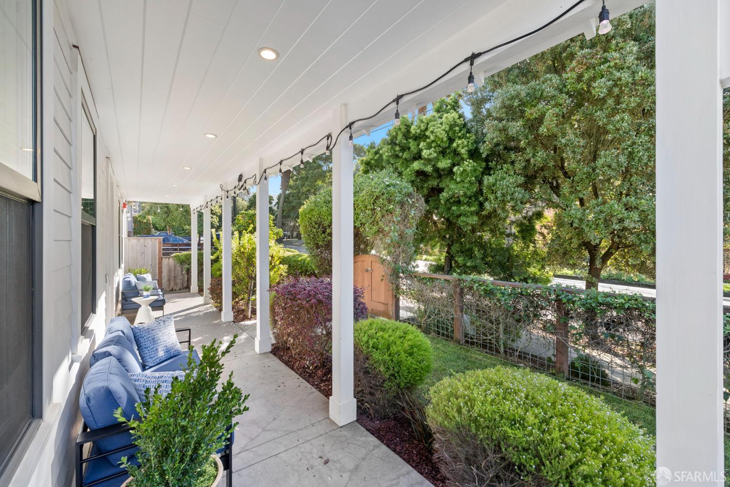 Detail Gallery Image 4 of 66 For 191 Winona Ave, Pacifica,  CA 94044 - 4 Beds | 3 Baths