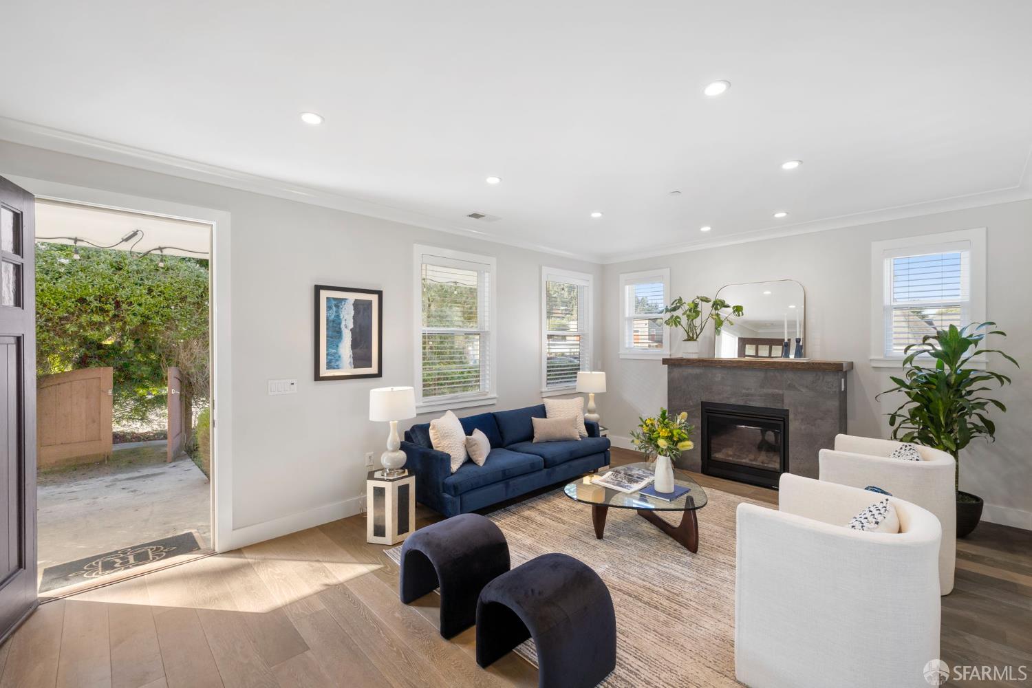 Detail Gallery Image 8 of 66 For 191 Winona Ave, Pacifica,  CA 94044 - 4 Beds | 3 Baths