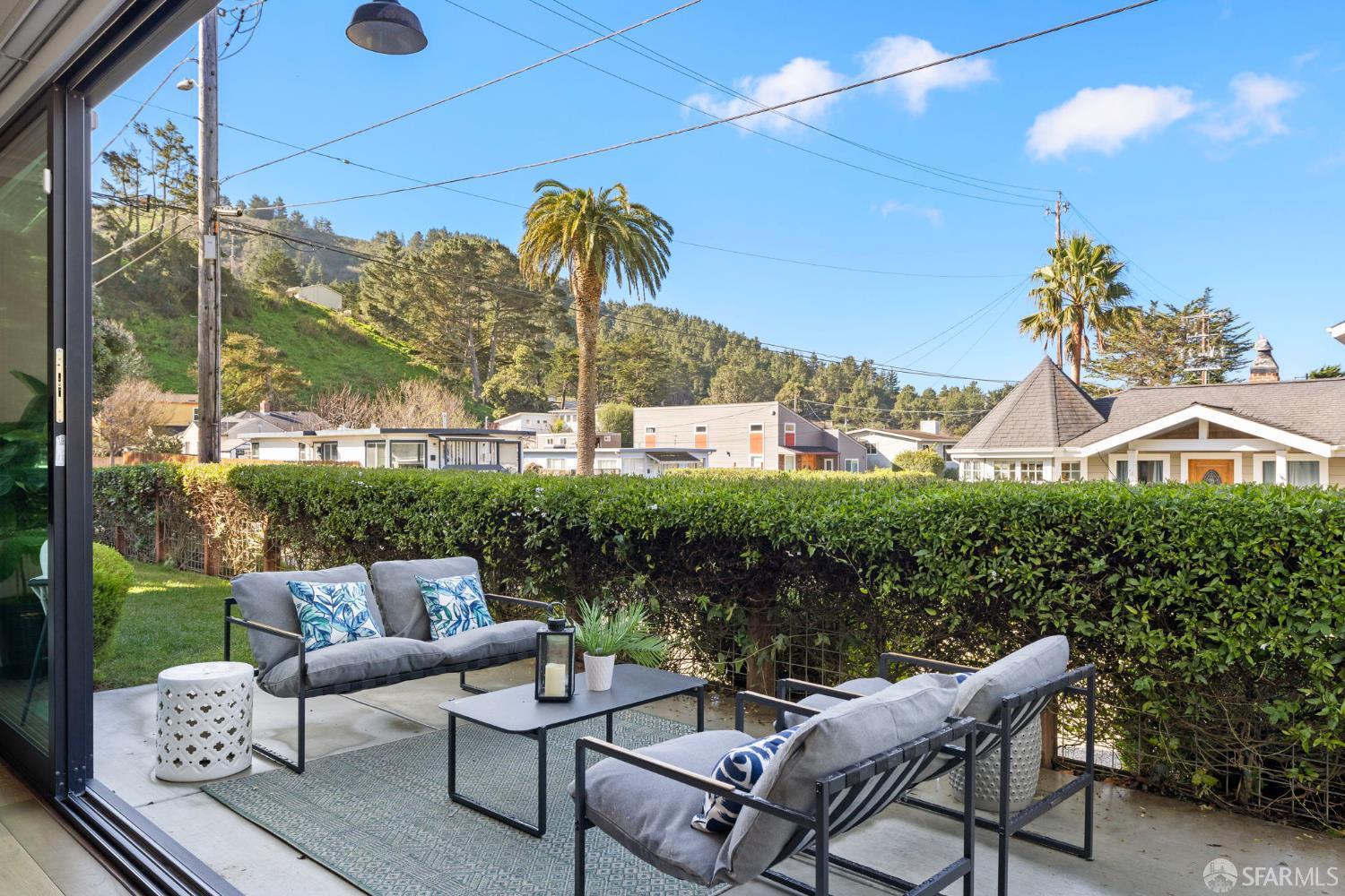 Detail Gallery Image 16 of 66 For 191 Winona Ave, Pacifica,  CA 94044 - 4 Beds | 3 Baths