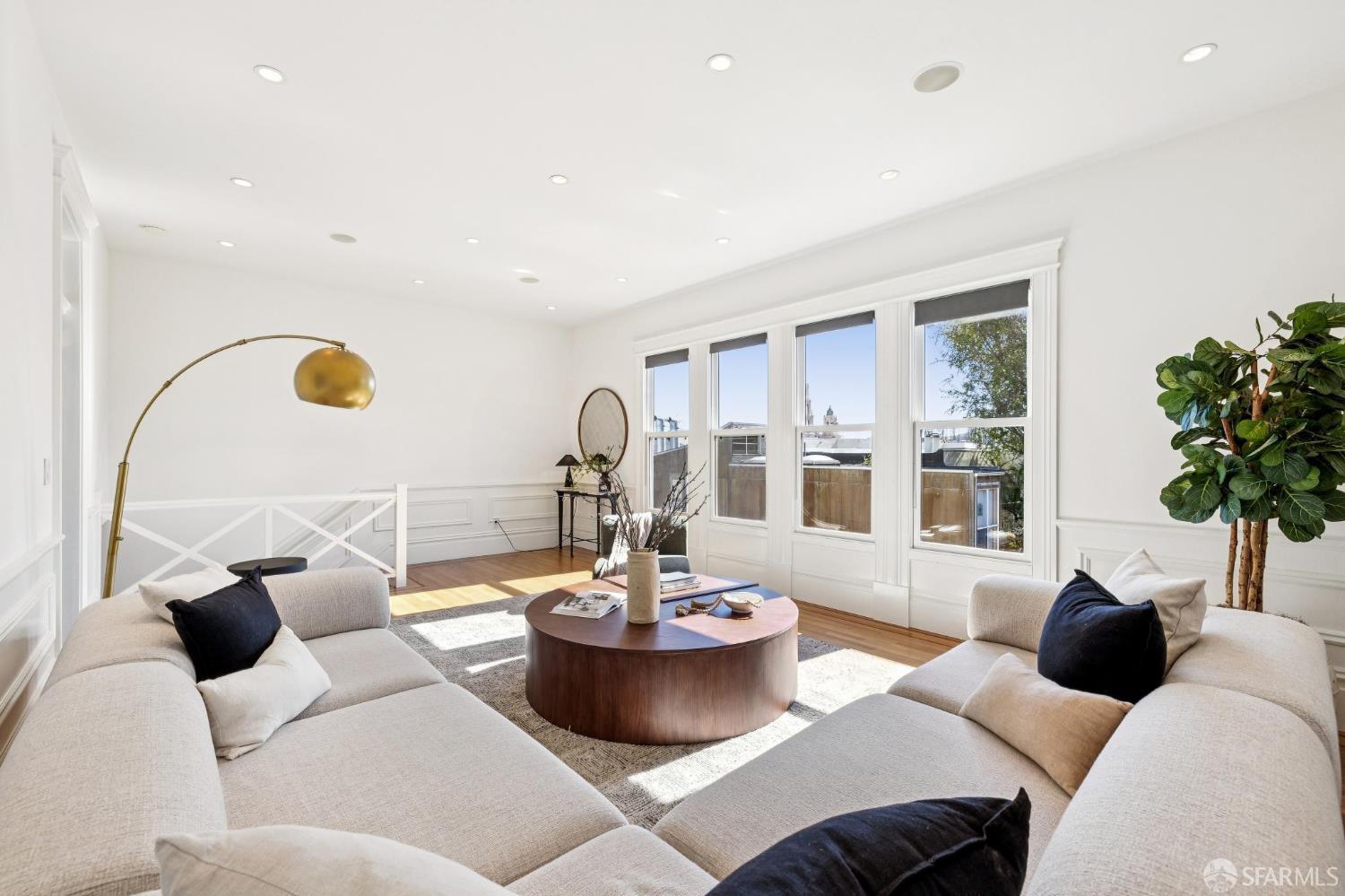 Detail Gallery Image 9 of 25 For 1971 15th St, San Francisco,  CA 94114 - 2 Beds | 2 Baths